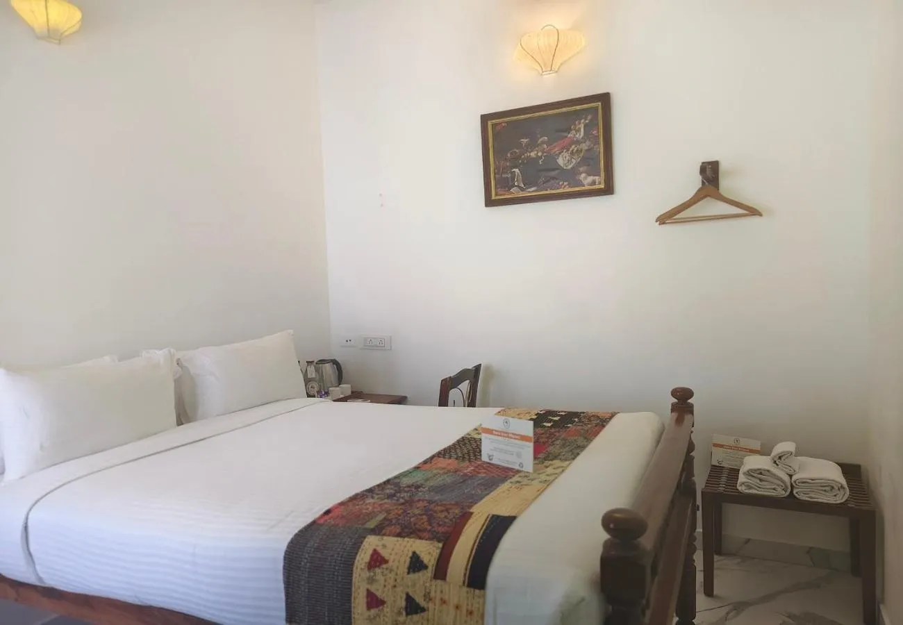 Bedroom, Bed in Bel Abri Colonial Living, Pondicherry