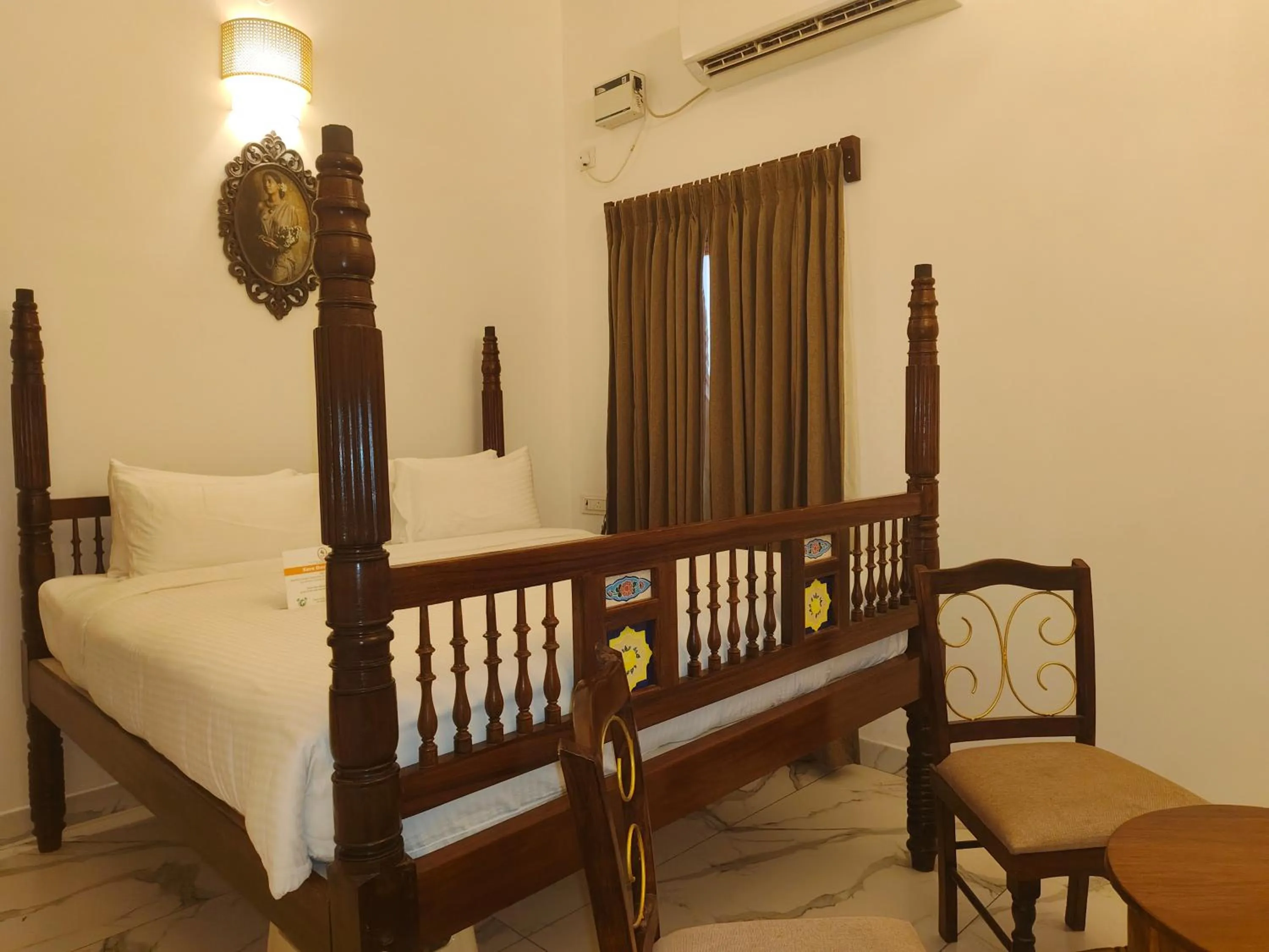 Bedroom, Bed in Bel Abri Colonial Living, Pondicherry