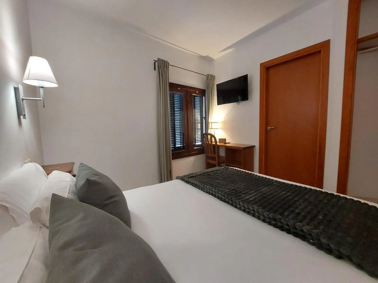 Photo of the whole room, Bed in My Rooms Manacor Centre by My Rooms Hotels