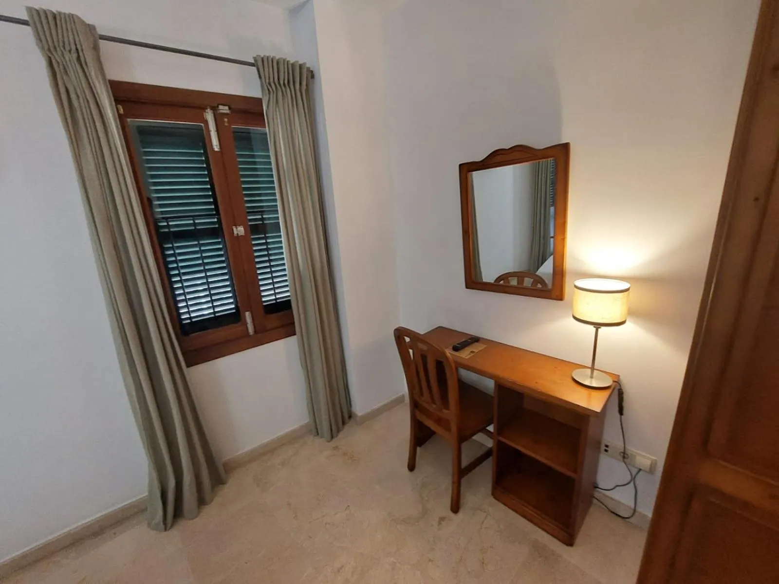 hair dresser in My Rooms Manacor Centre by My Rooms Hotels