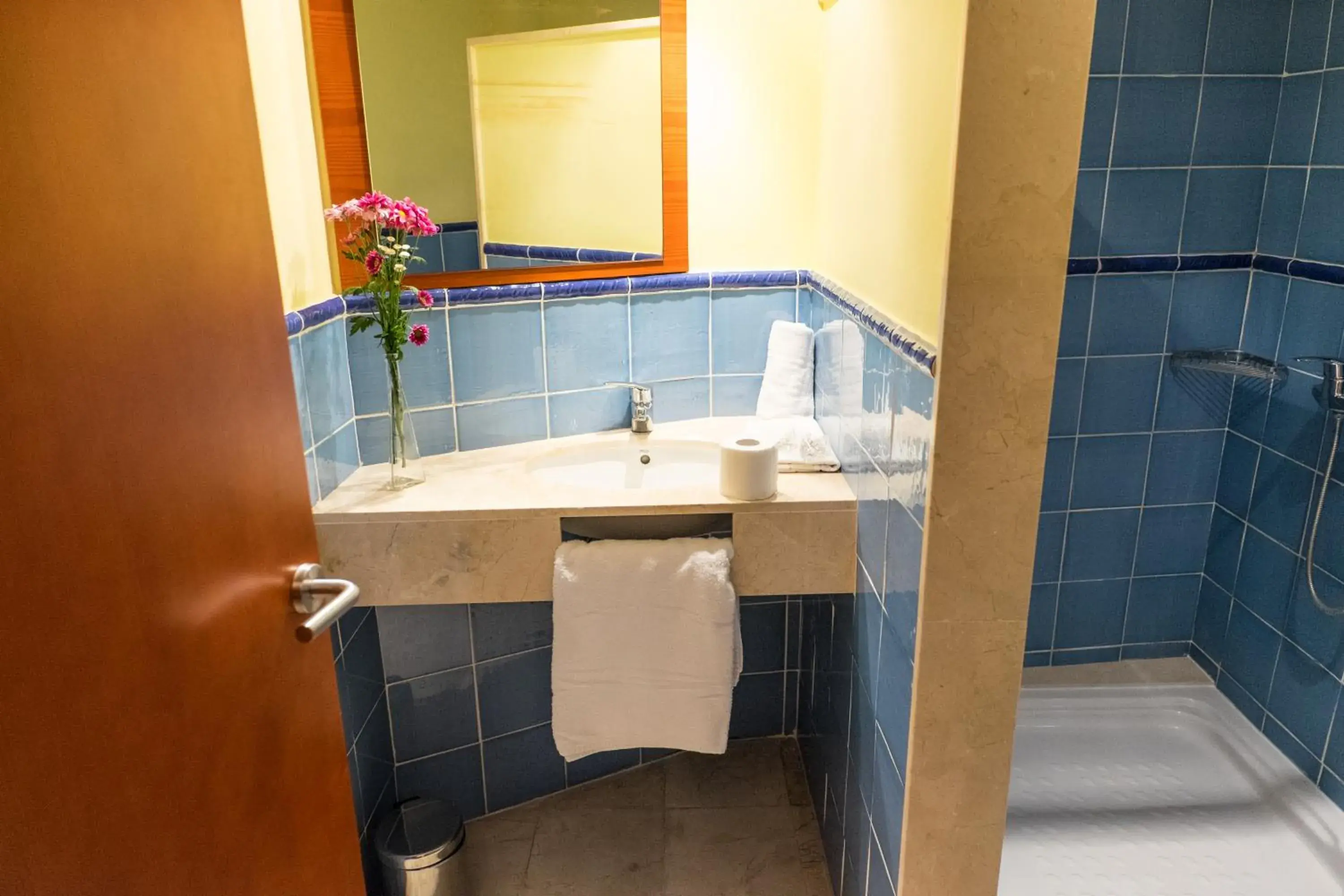 Bathroom in My Rooms Manacor Centre by My Rooms Hotels Bathroom in My Rooms Manacor Centre by My Rooms Hotels