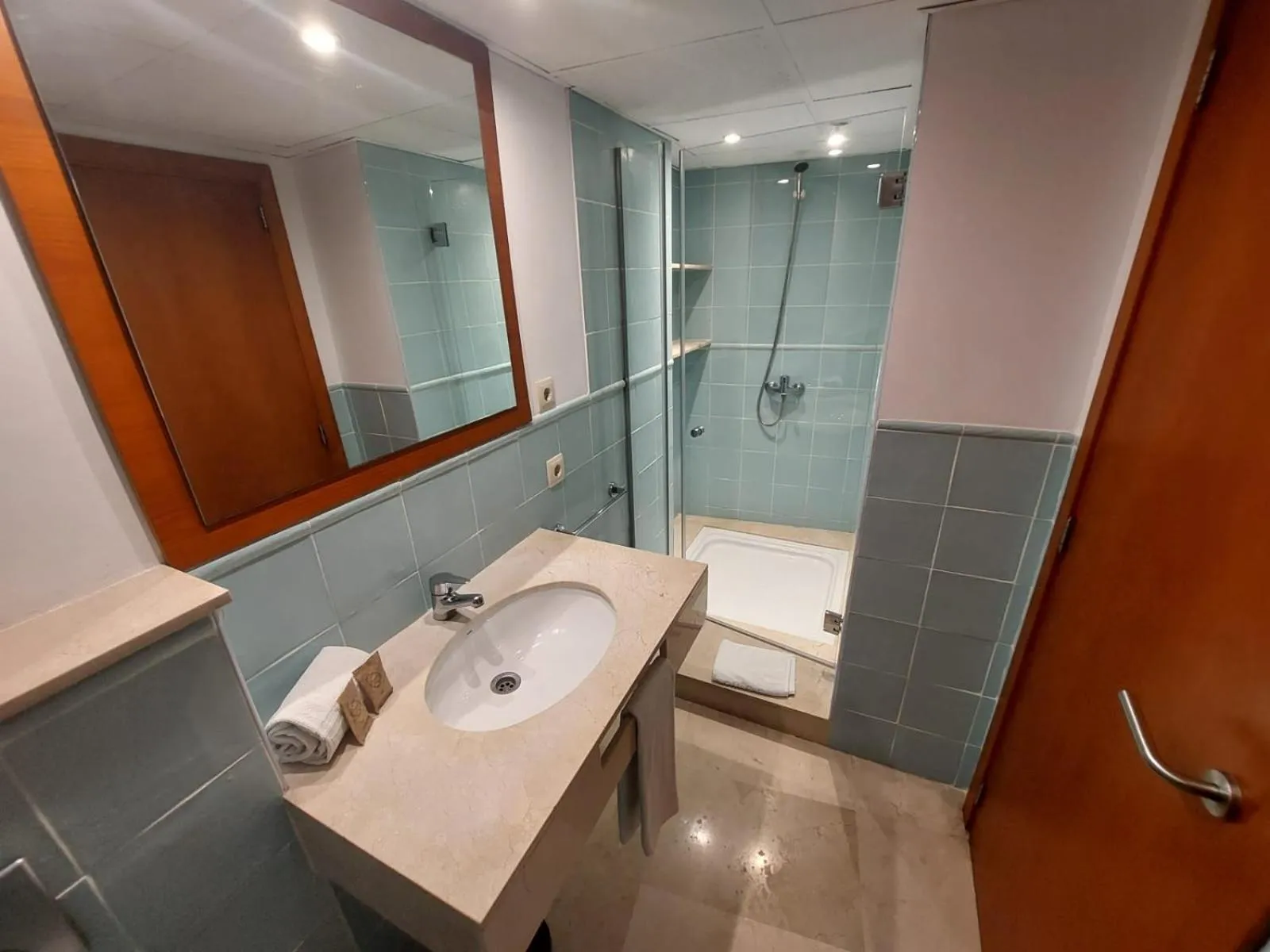 Shower in My Rooms Manacor Centre by My Rooms Hotels