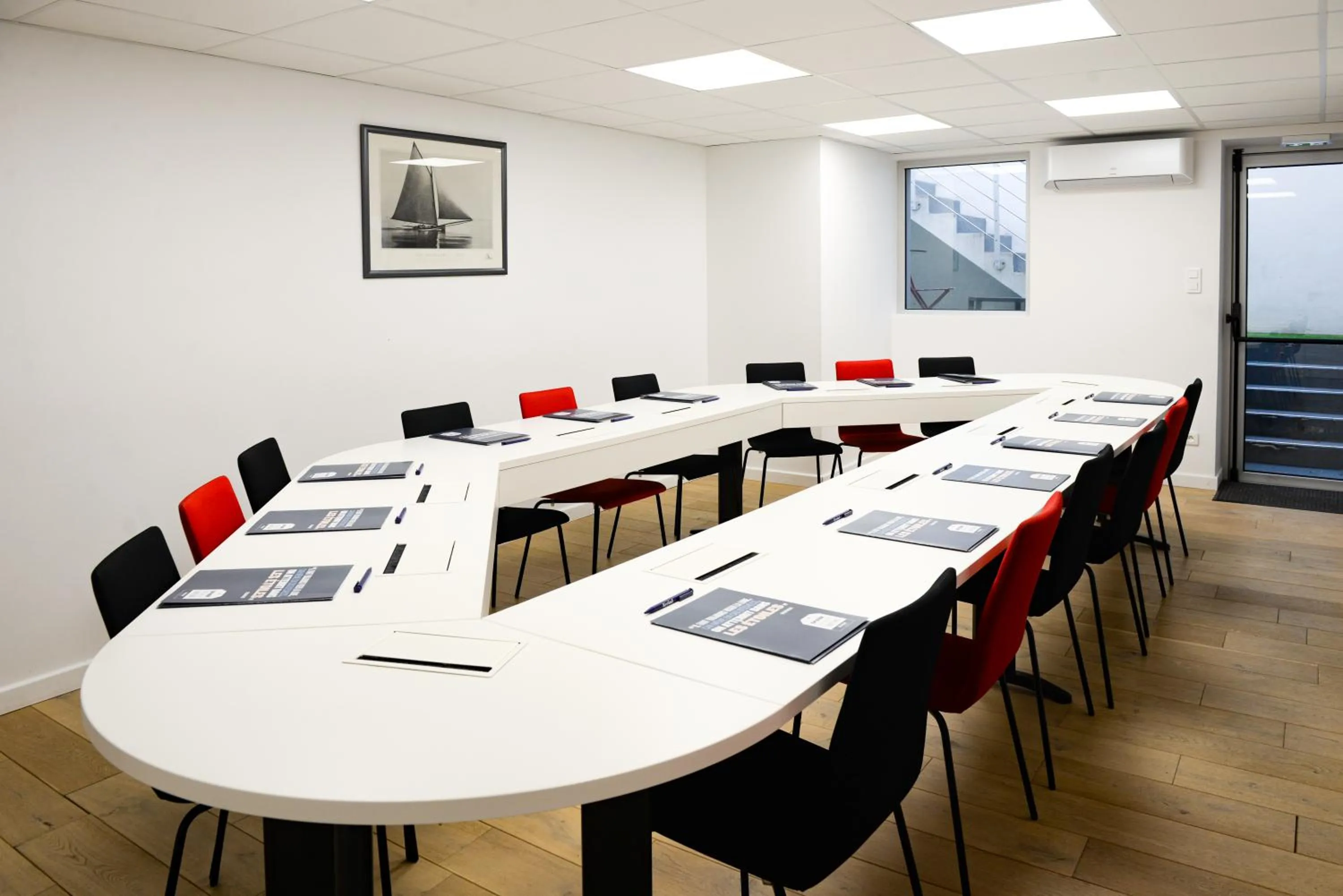 Meeting/conference room in Kyriad Prestige Les Sables d'Olonne - Plage - Centre des Congrès