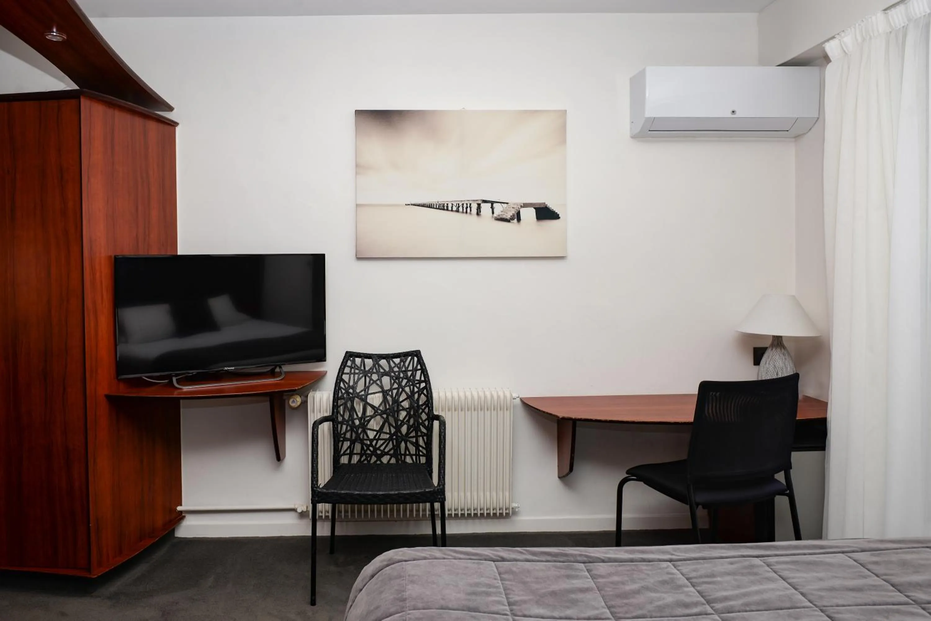 Bedroom, Bed in Kyriad Prestige Les Sables d'Olonne - Plage - Centre des Congrès