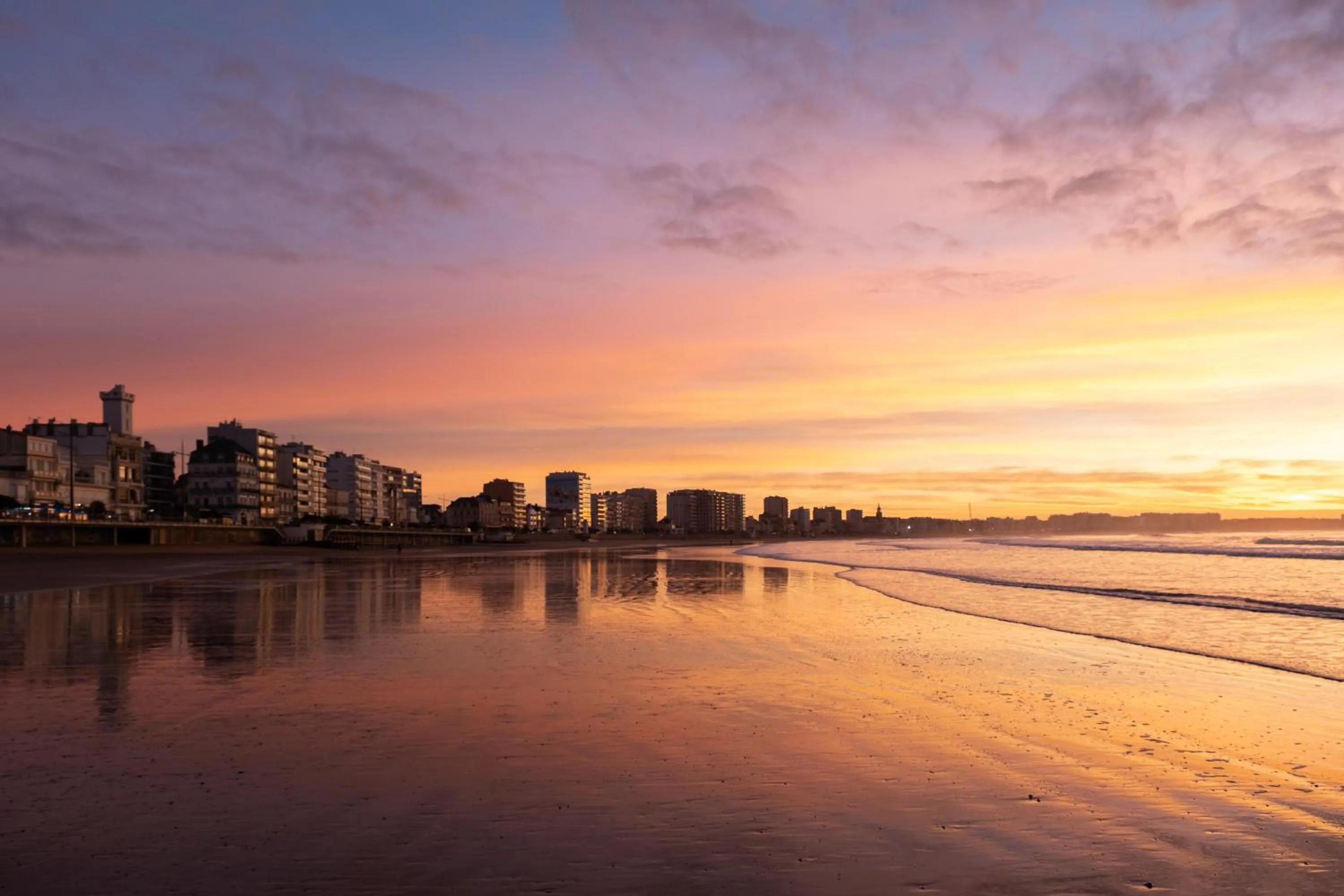 Beach in Kyriad Prestige Les Sables d'Olonne - Plage - Centre des Congrès