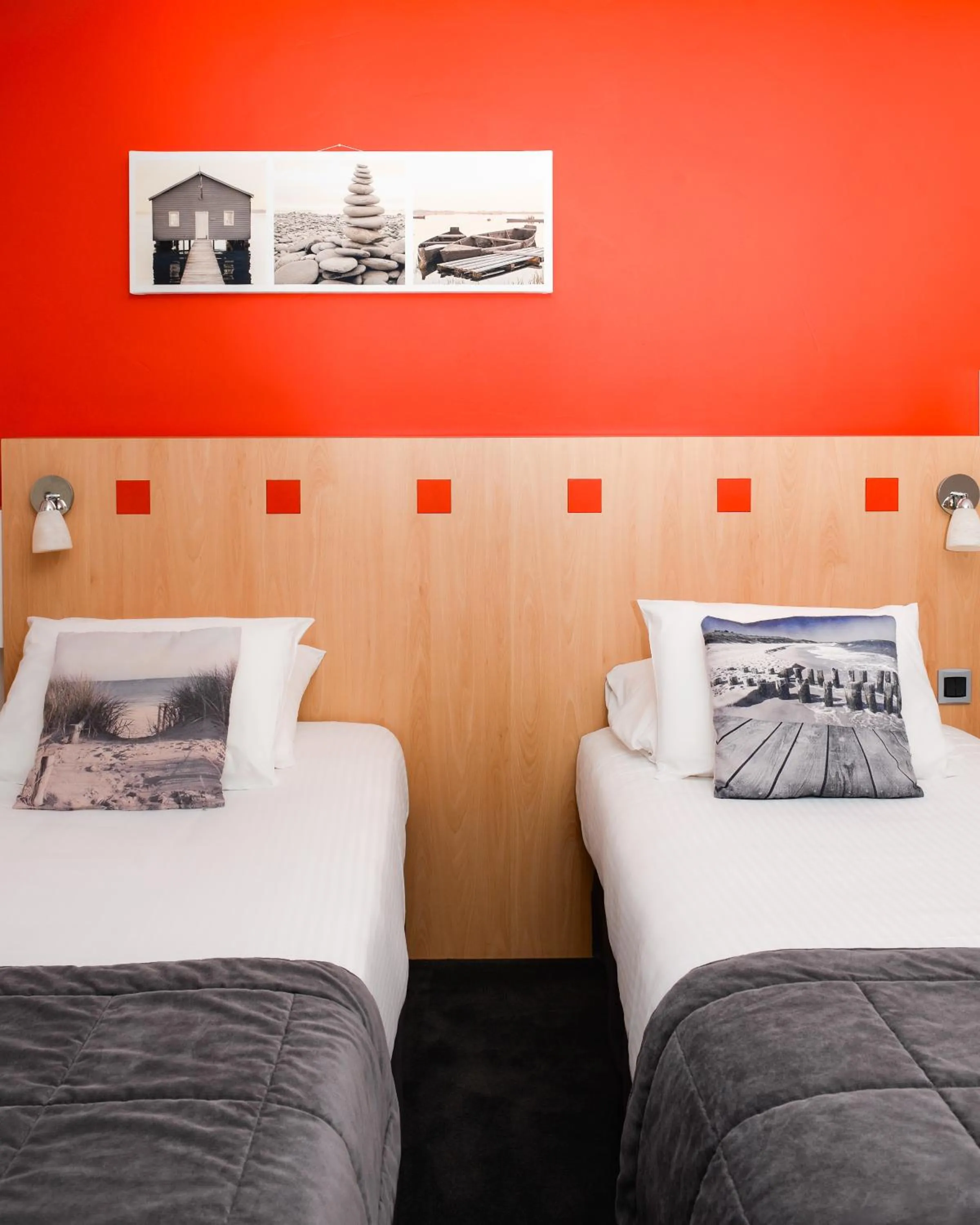 Bed in Kyriad Prestige Les Sables d'Olonne - Plage - Centre des Congrès