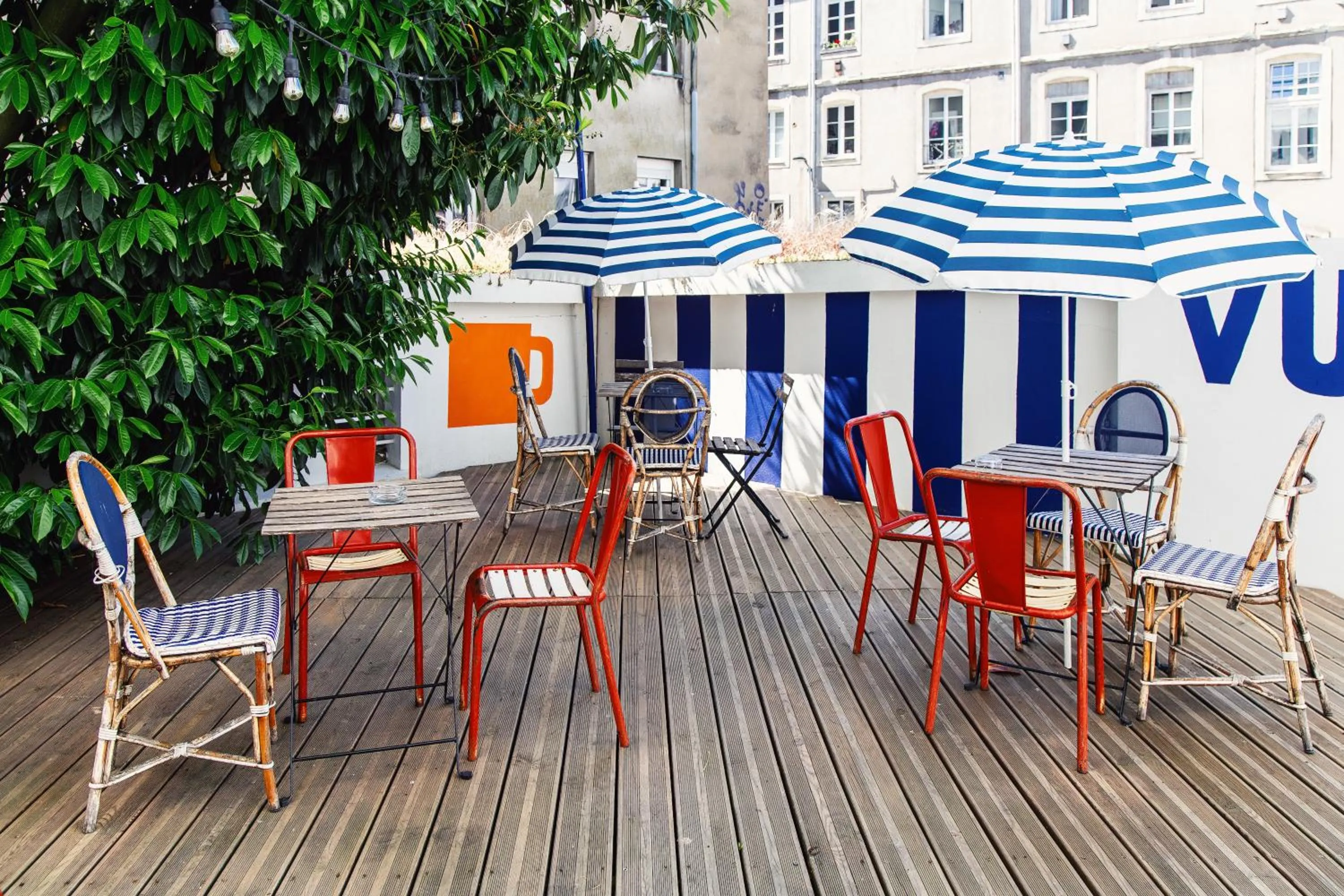 Patio in DEMAIN Hôtel