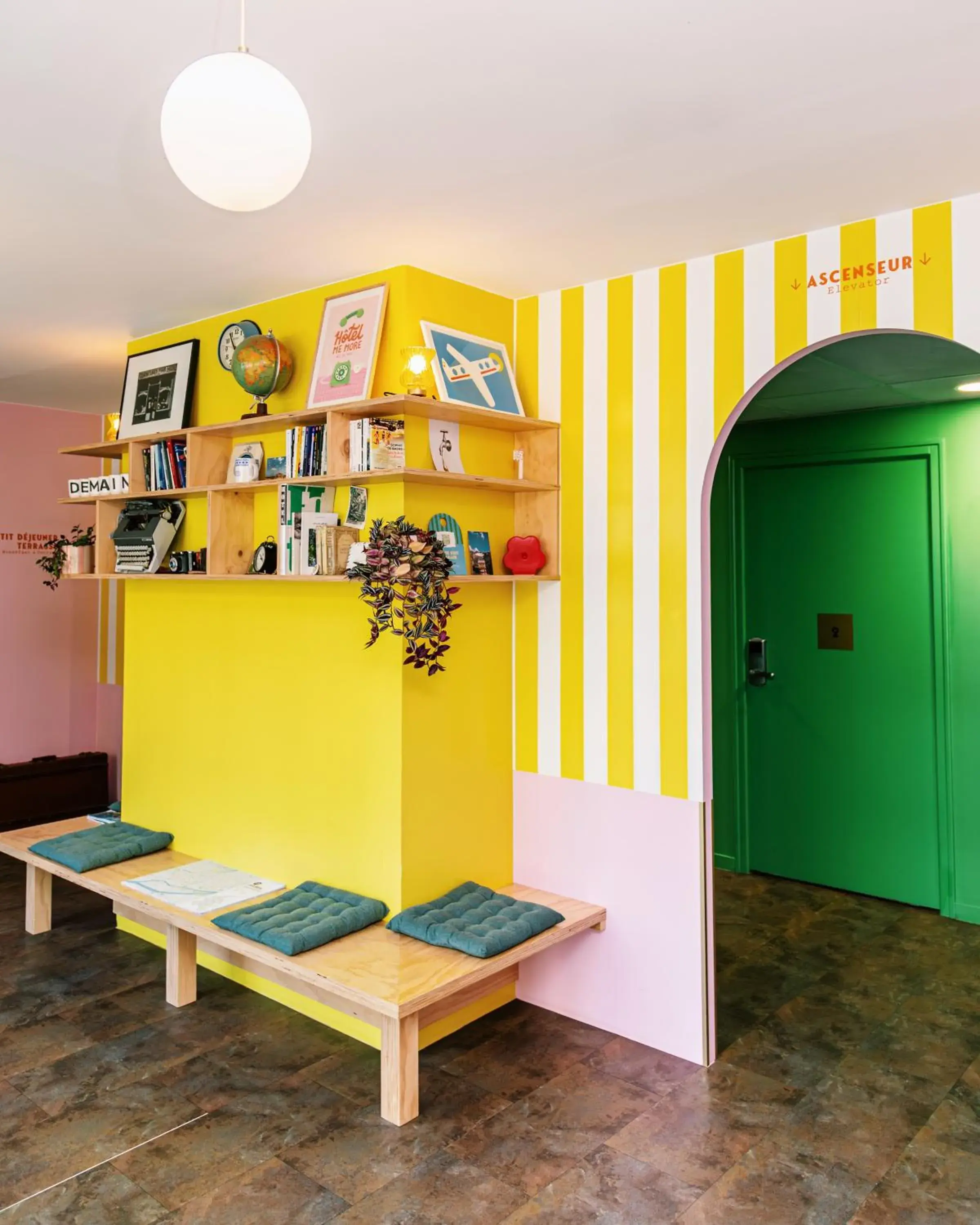 Lobby or reception in DEMAIN Hôtel Lobby or reception in DEMAIN Hôtel