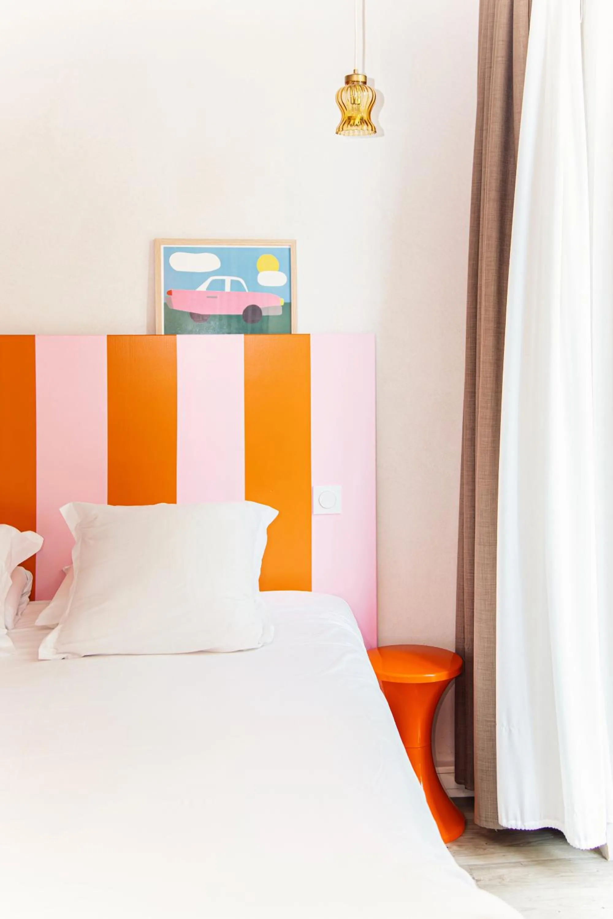 Bed in DEMAIN Hôtel