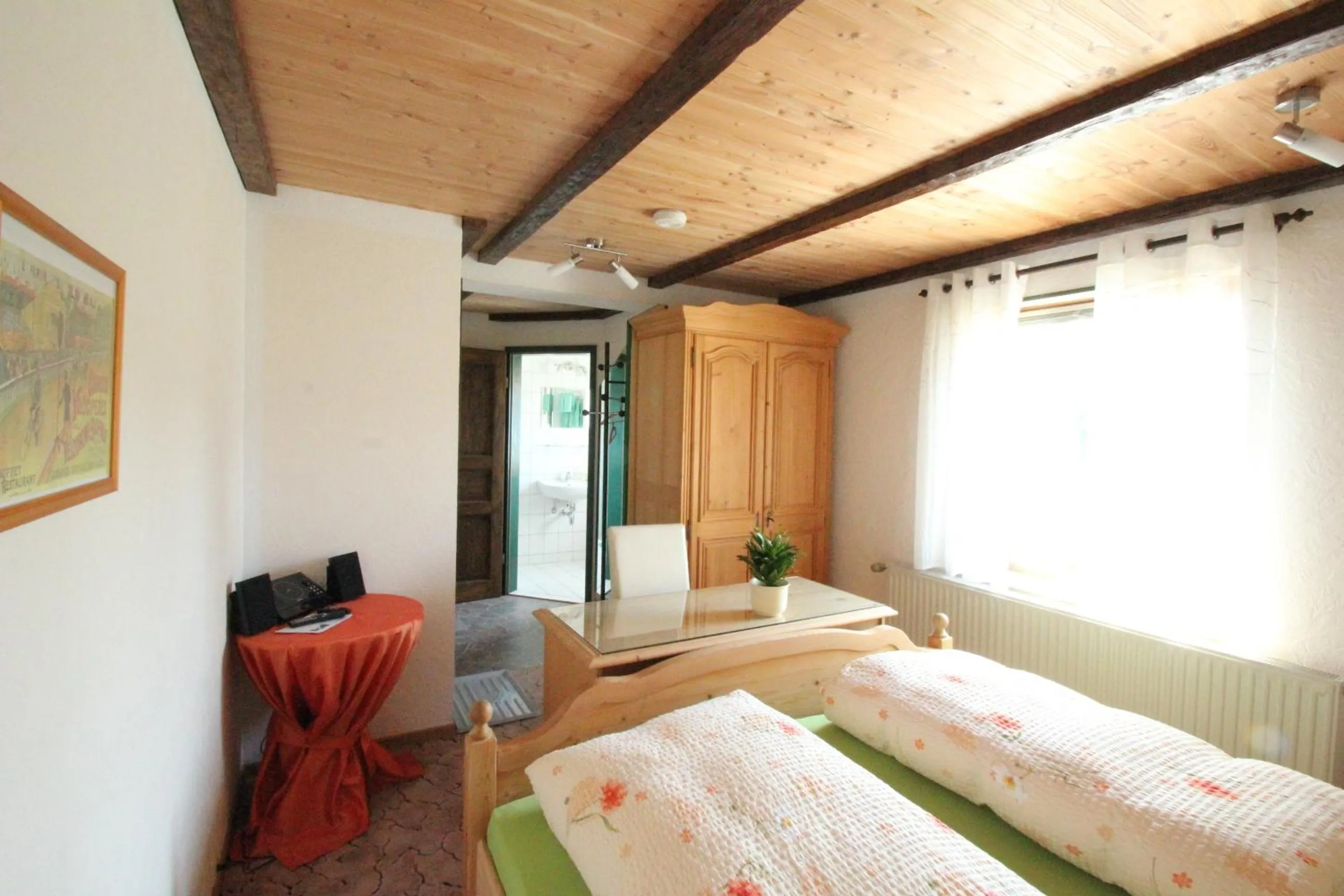 Photo of the whole room, Bed in Die Radler-Scheune Finsterbergen