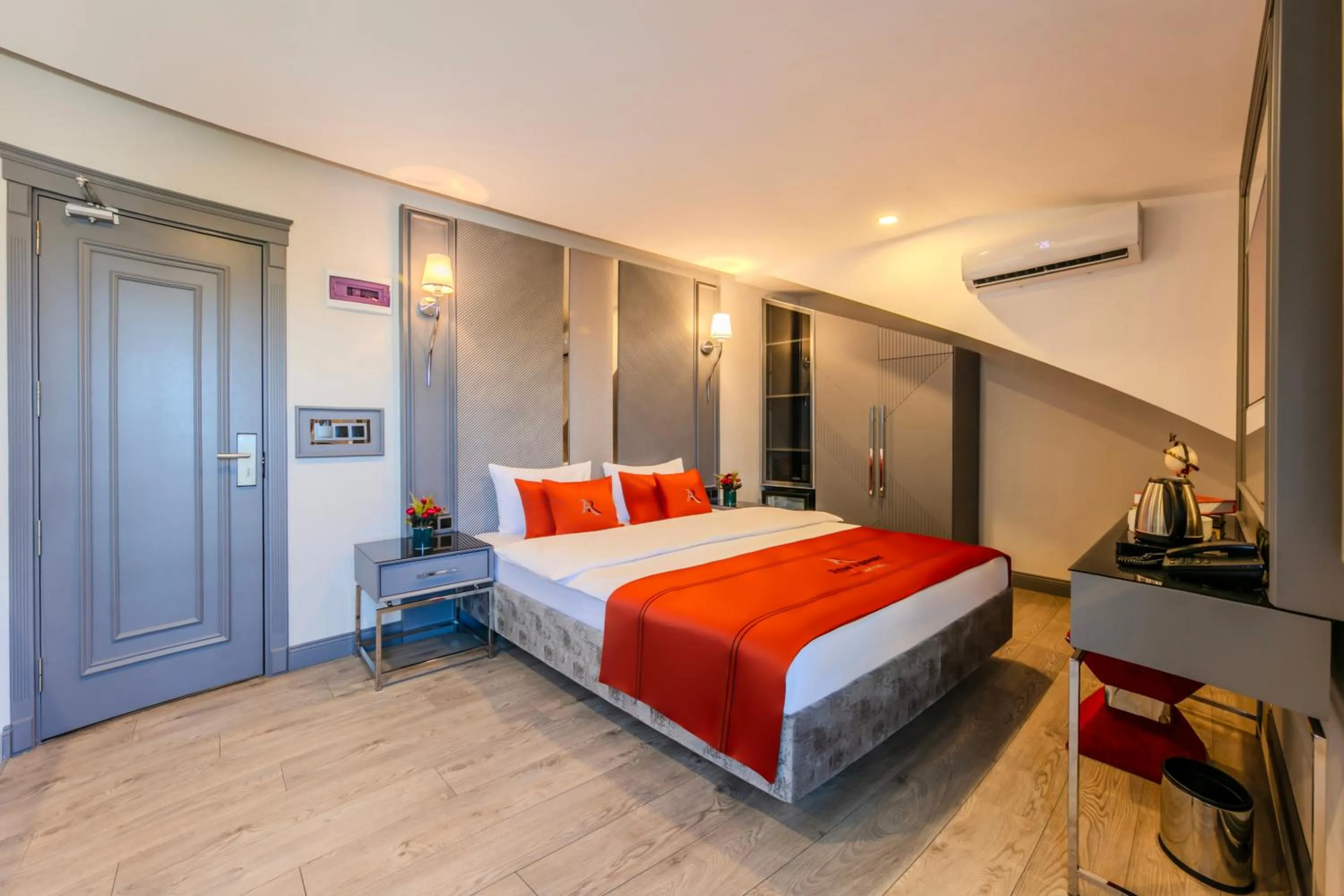 Photo of the whole room, Bed in Atar Airport Hotel - Spa & Wellness