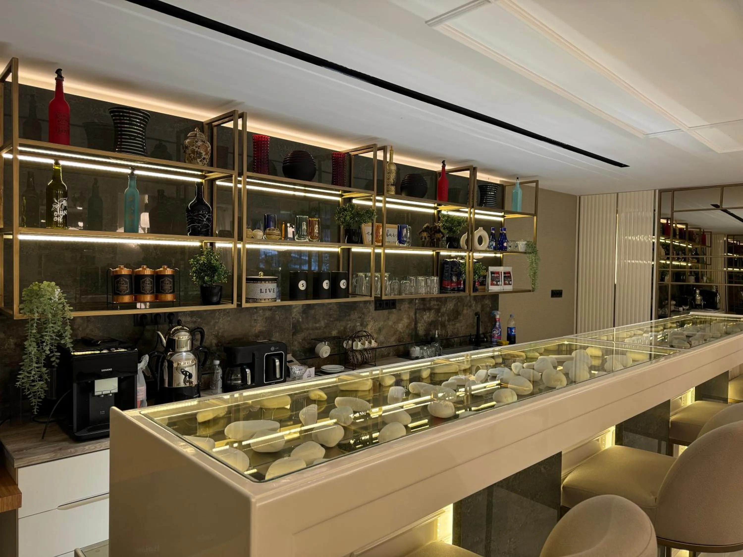 Restaurant/places to eat in Atar Airport Hotel - Spa & Wellness