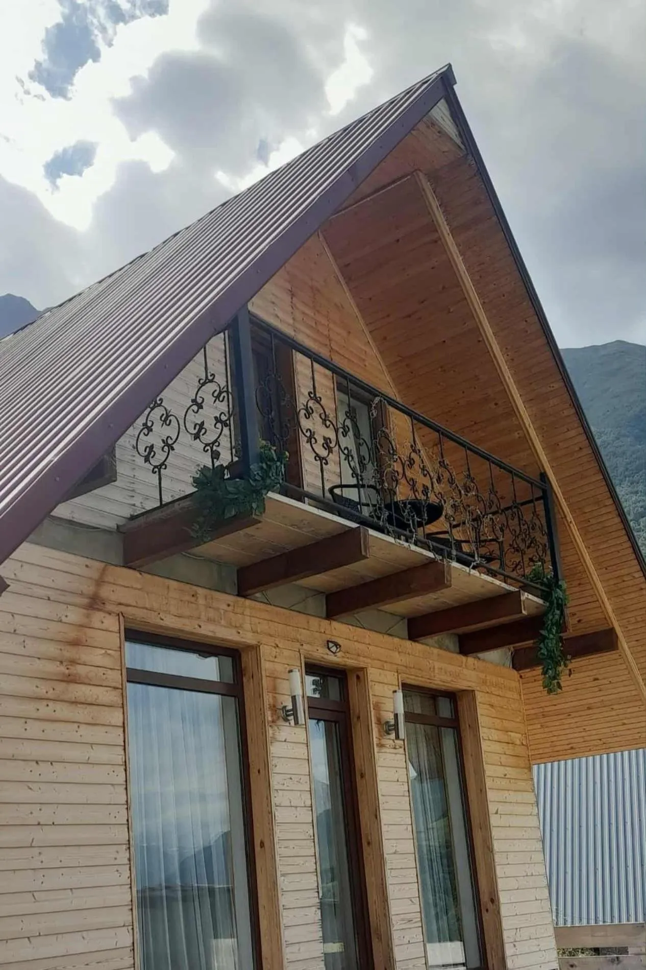 Facade/entrance in Mountain flower cottage