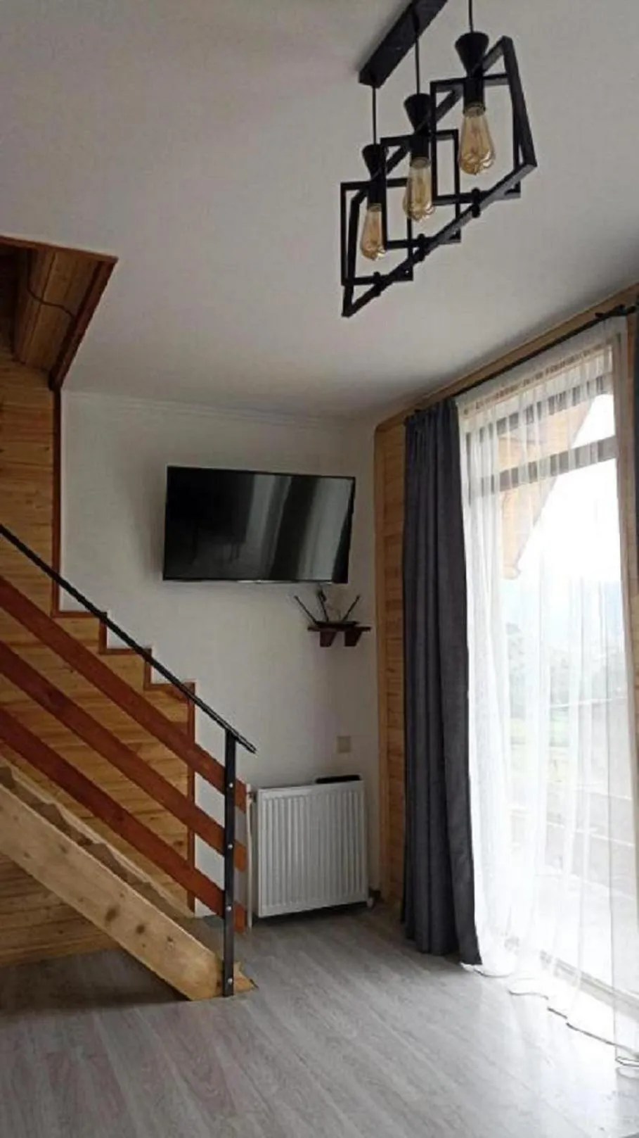 TV and multimedia in Mountain flower cottage