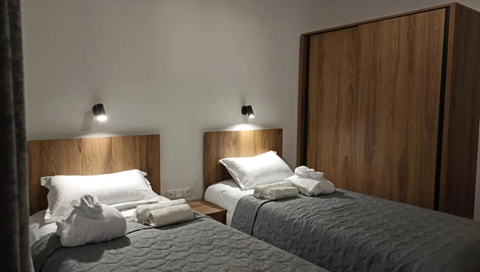 Bedroom, Bed in Mountain flower cottage