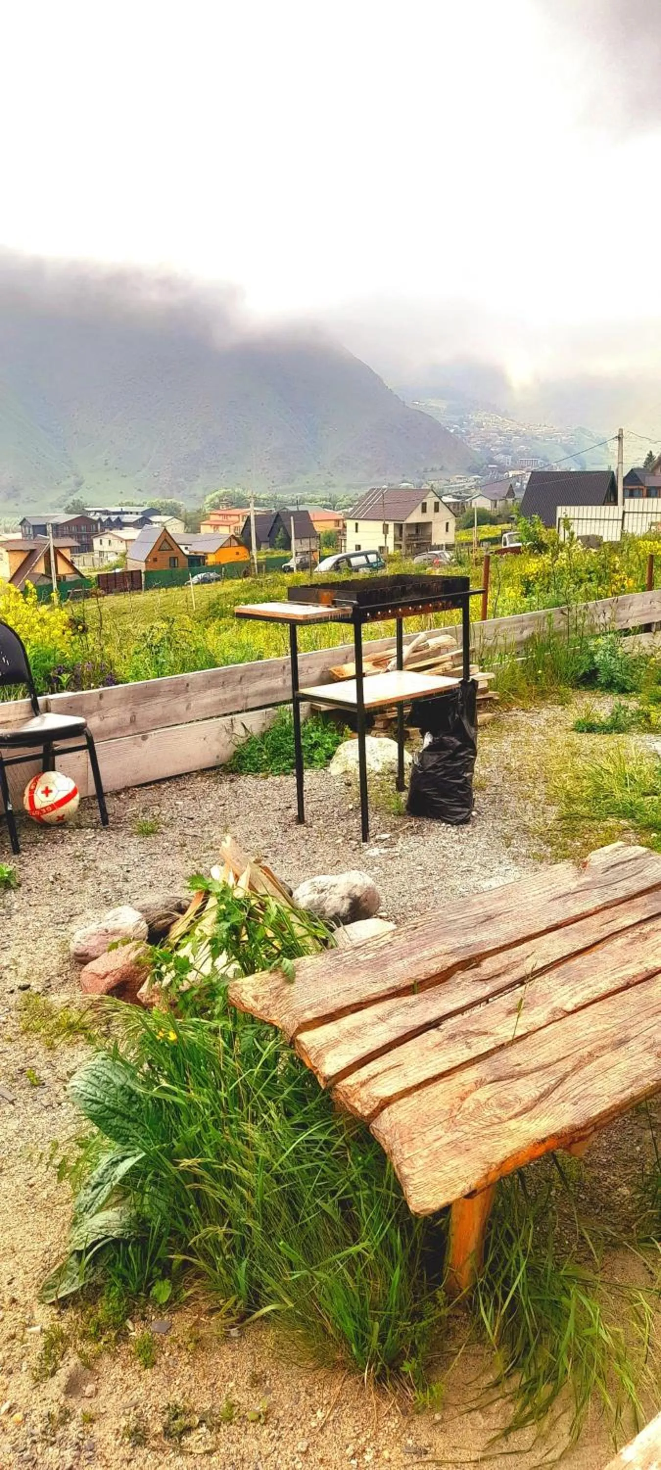 BBQ facilities in Mountain flower cottage