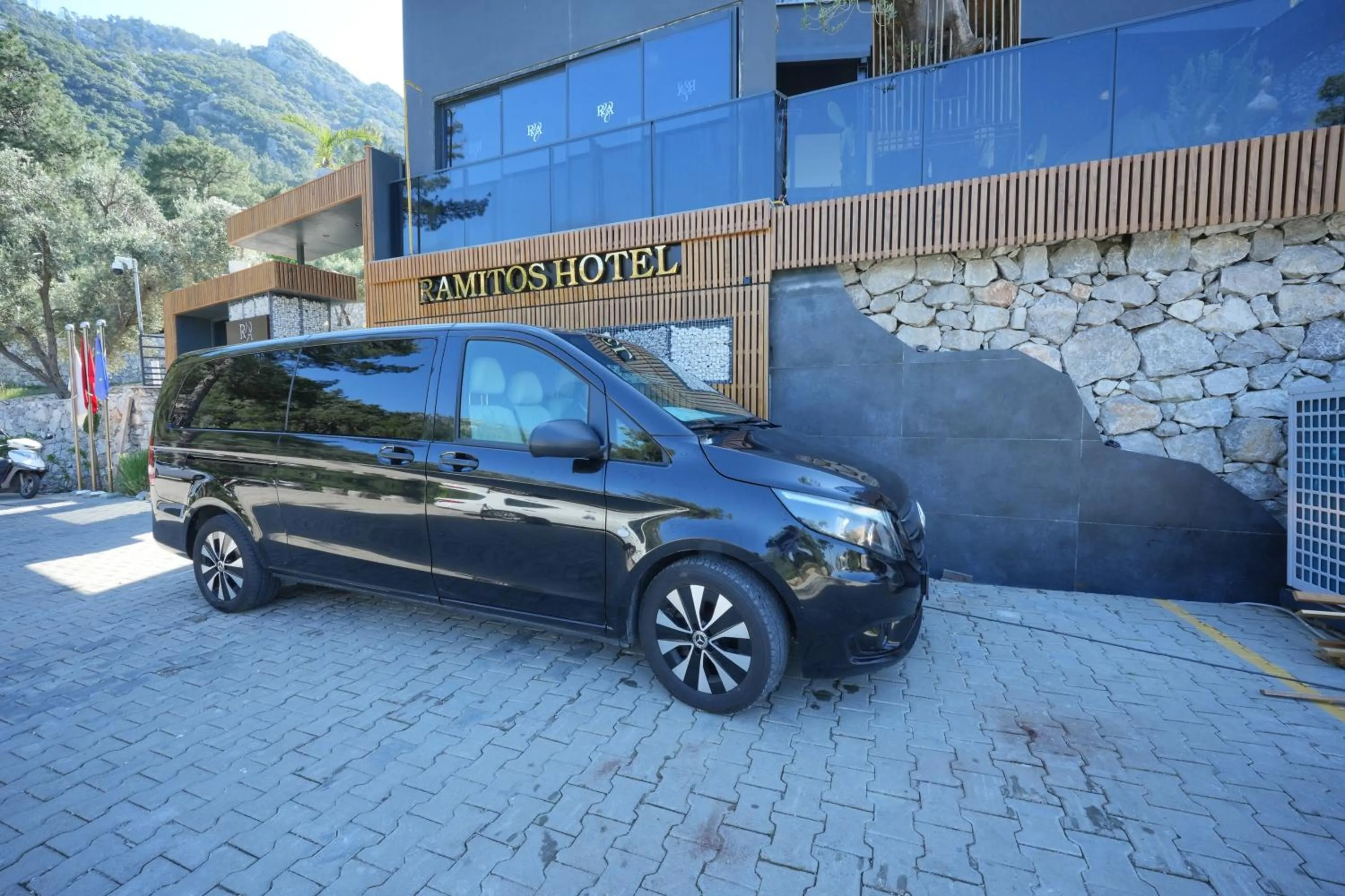 shuttle in Ramitos Boutique Hotel