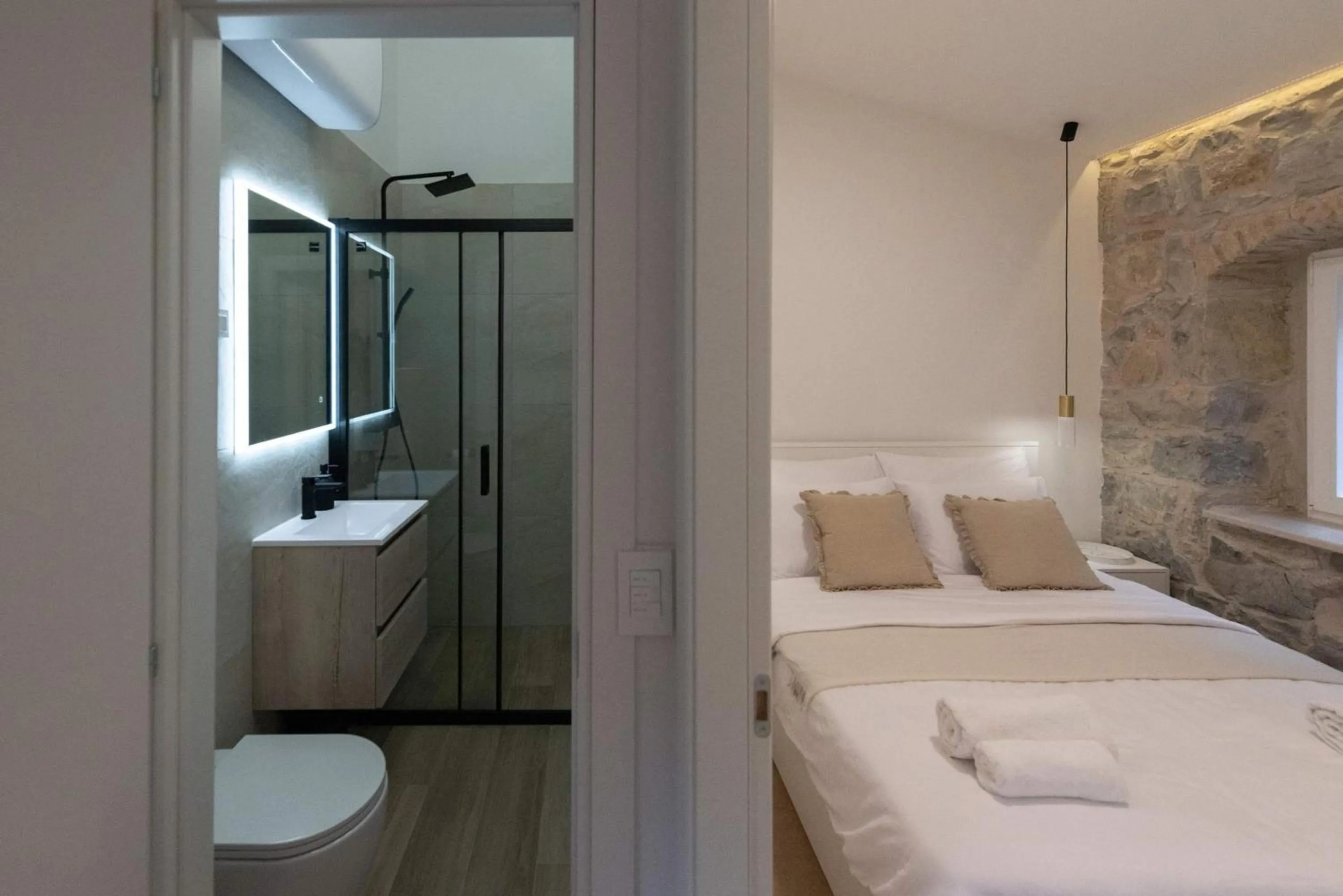 Shower, Bed in Lapidea apartments