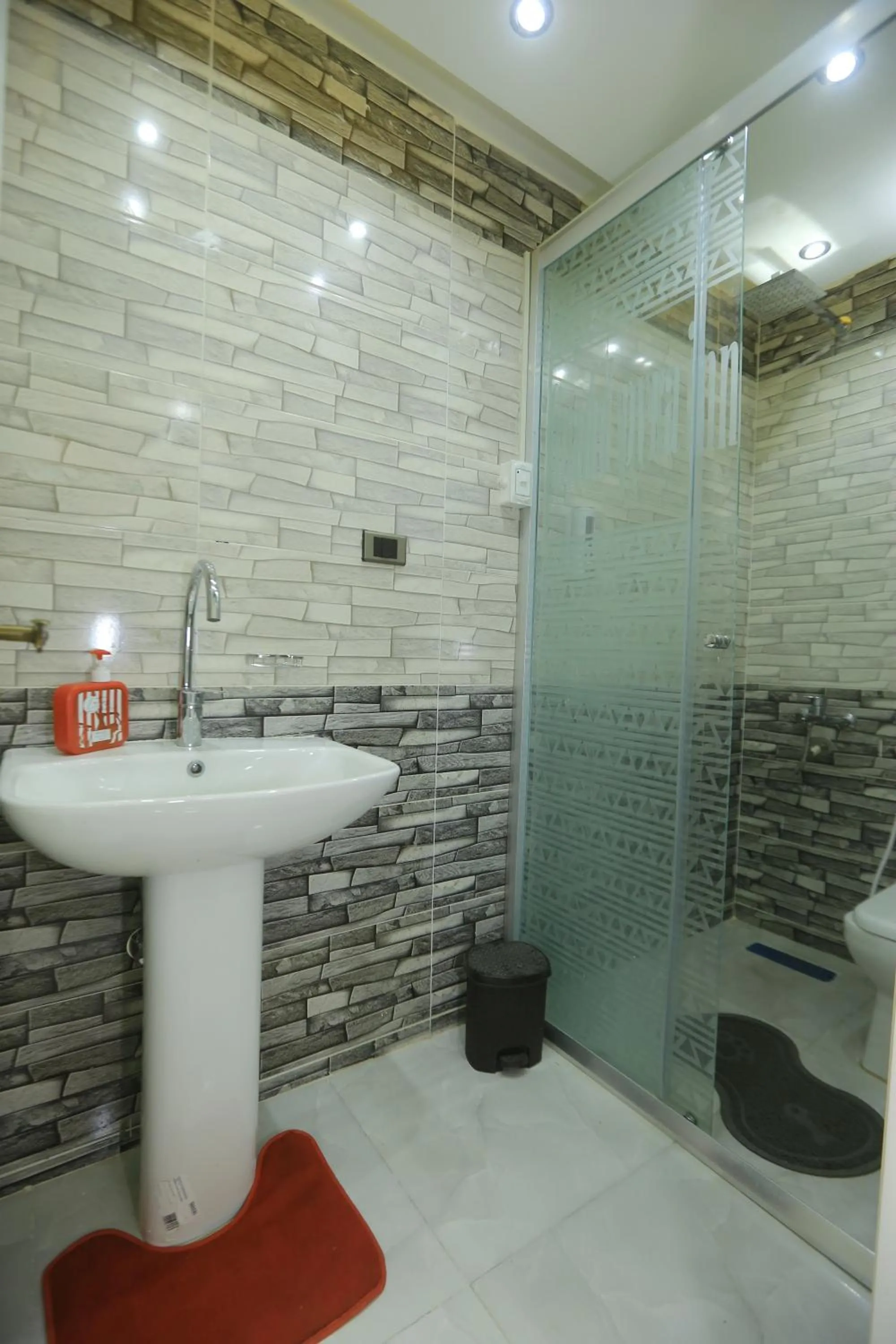 Toilet in fabulous view pyramids inn hotel