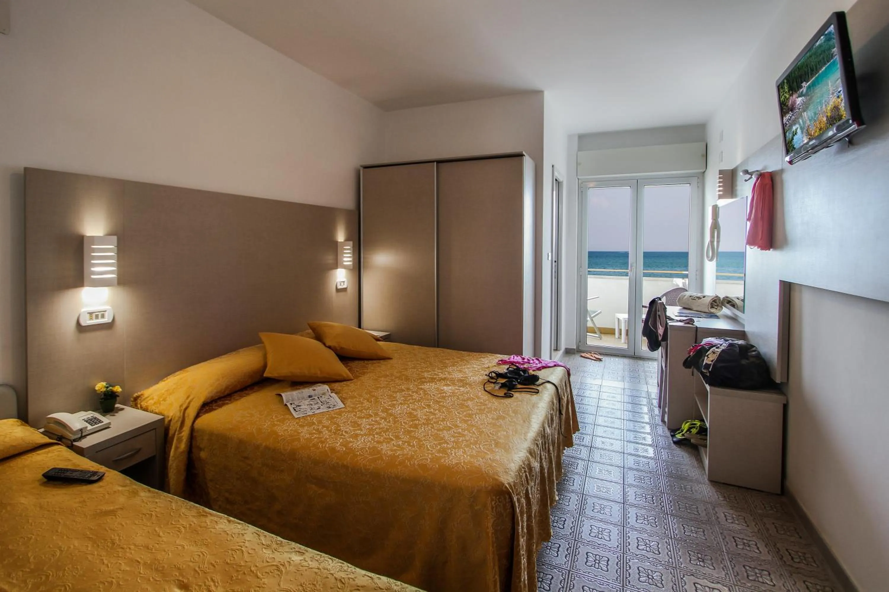 TV and multimedia in Hotel Patrizia