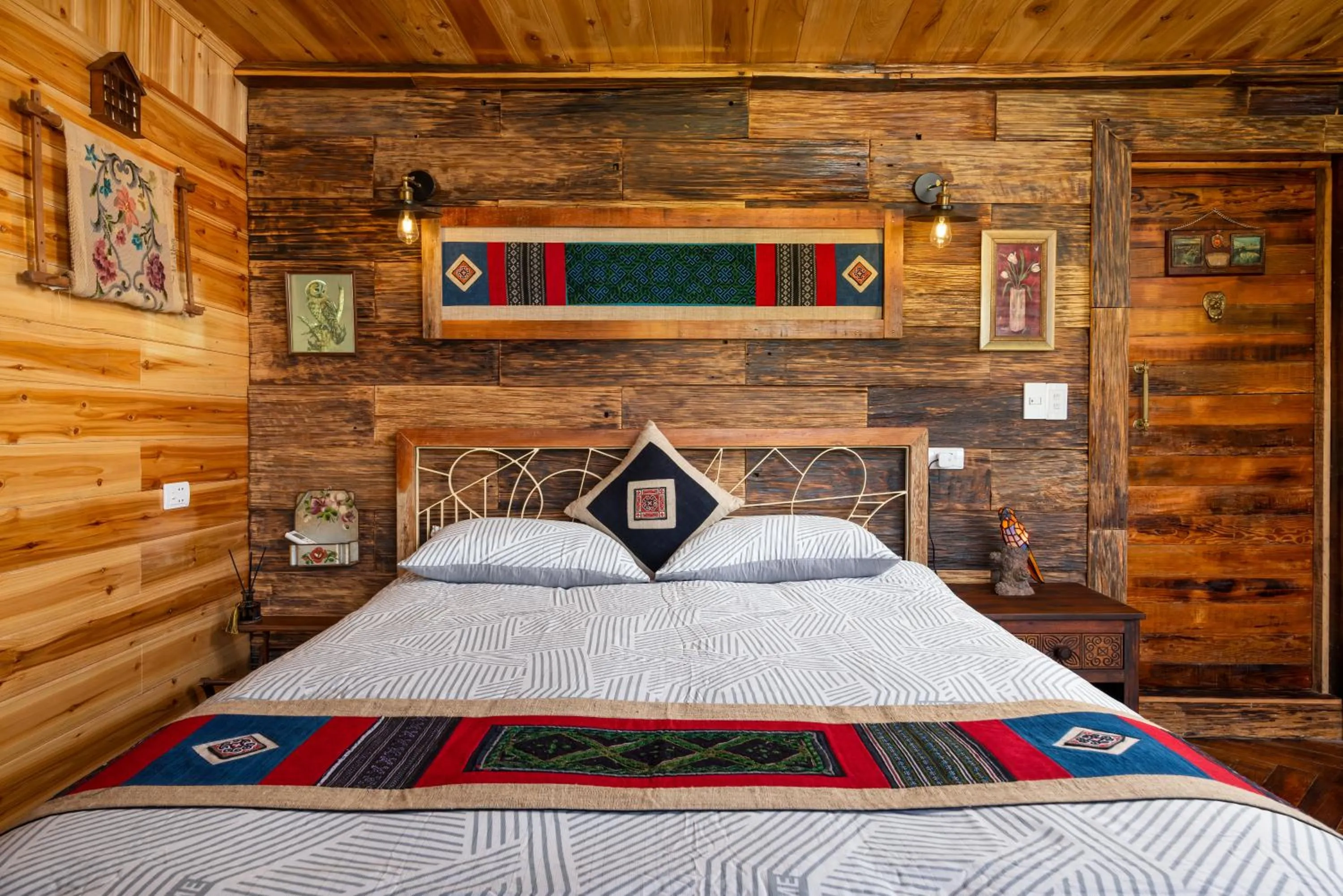 Bed in Ta Phin Cottage