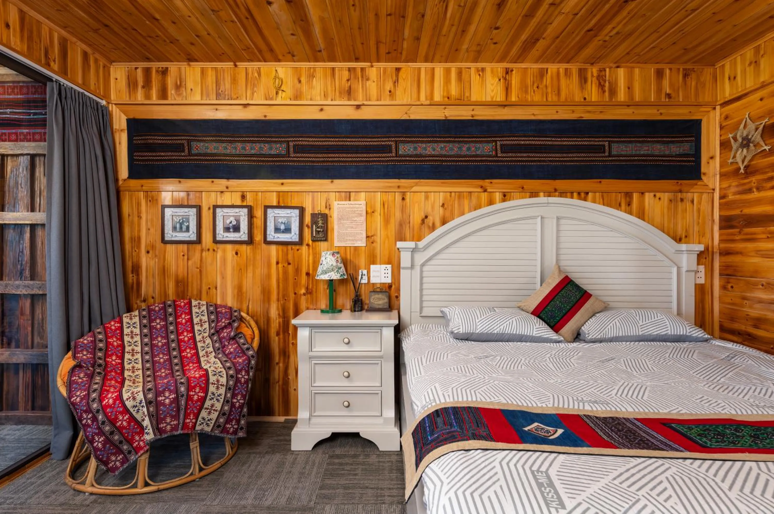 Bedroom, Bed in Ta Phin Cottage