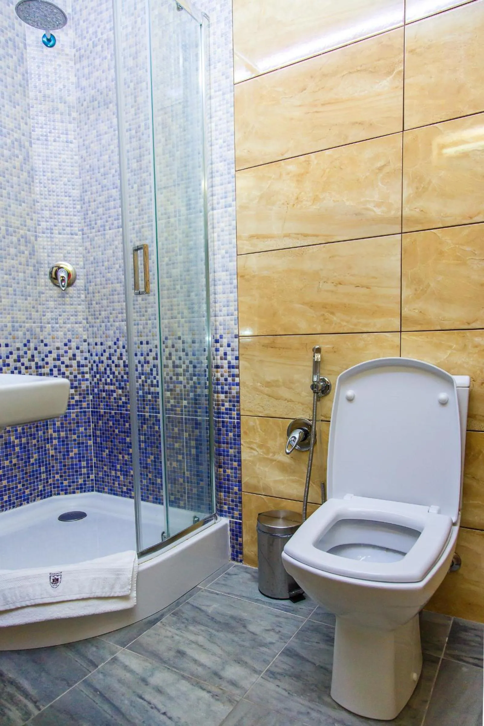 Shower in Kodatskiy Kosh