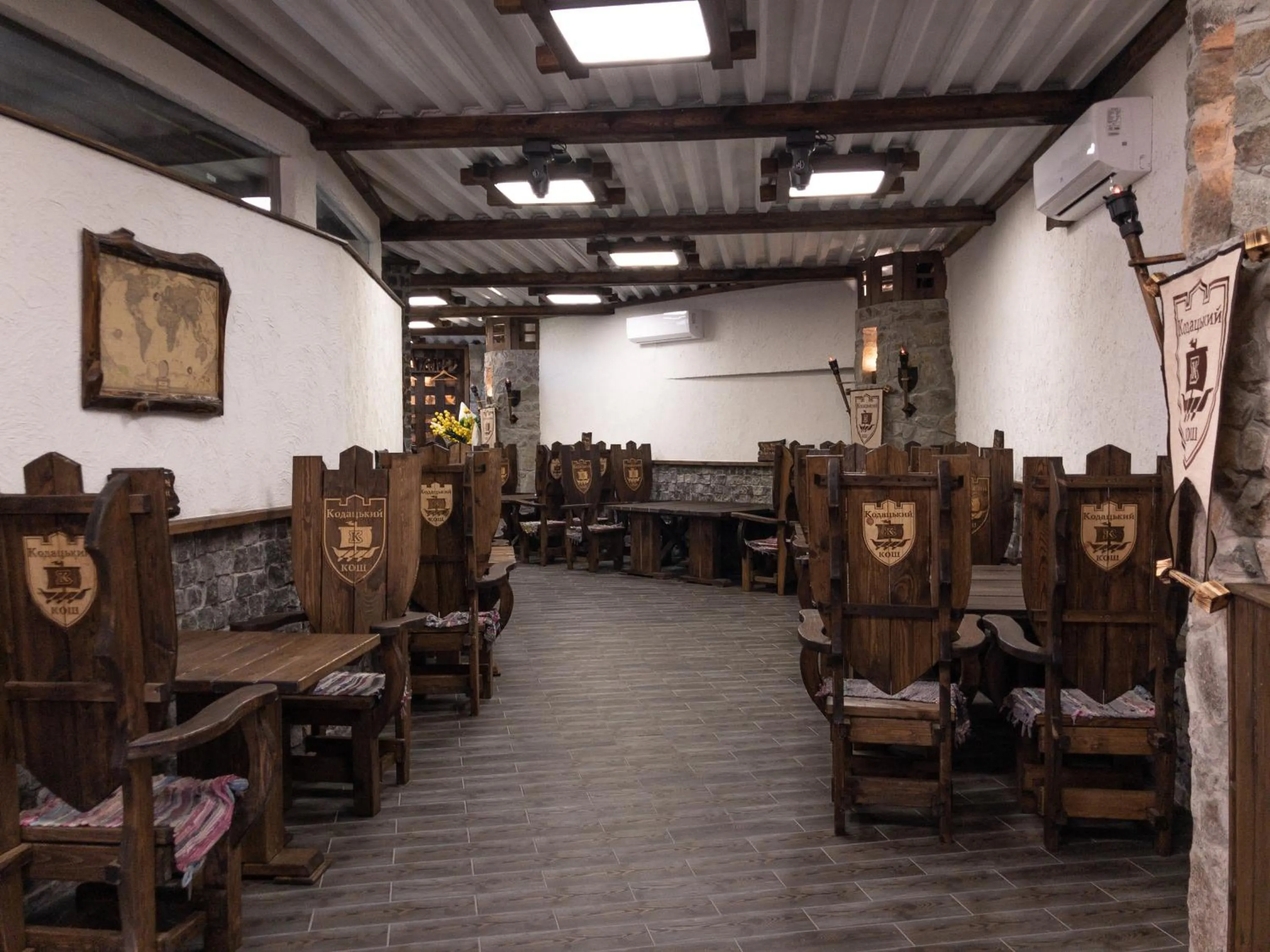 Restaurant/places to eat in Kodatskiy Kosh