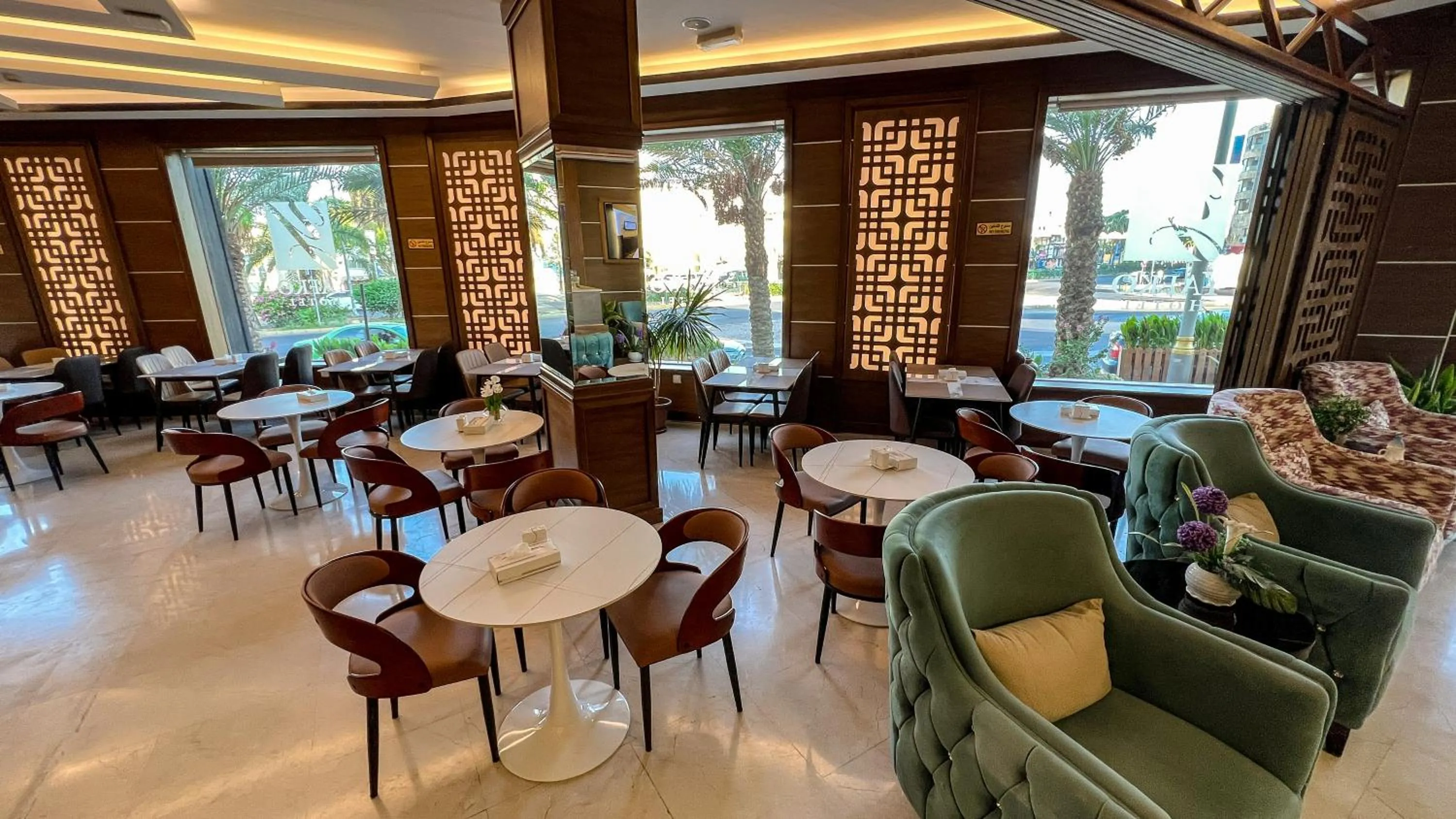 Restaurant/places to eat in Yafko Hotel