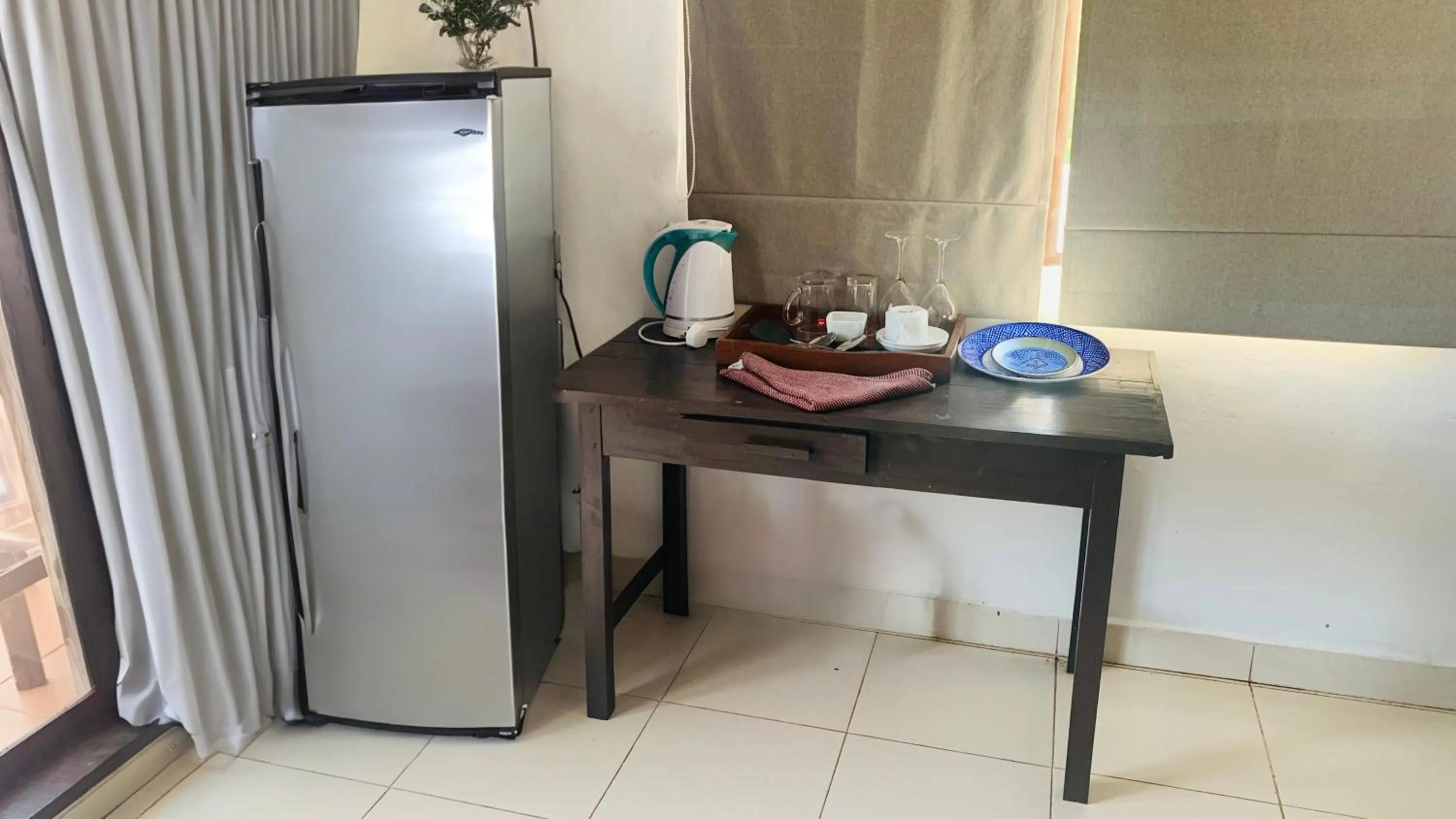 Coffee/tea facilities in Beverly Hills Hotel
