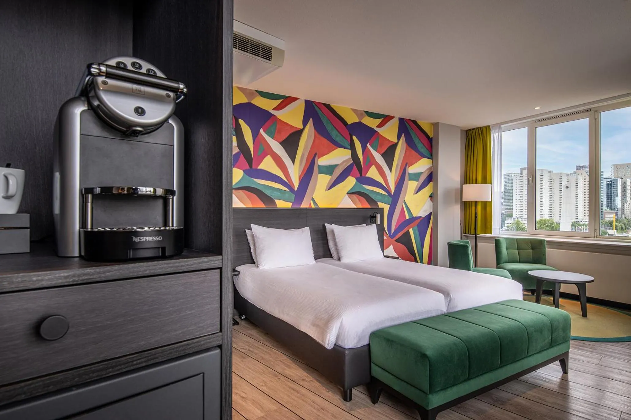 Coffee/tea facilities, Bed in Thon Hotel Rotterdam City Centre