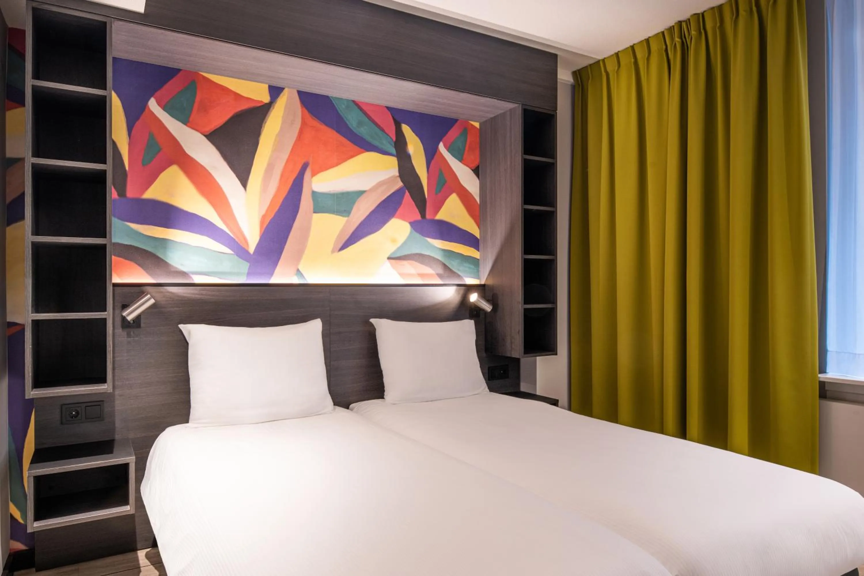 Bedroom, Bed in Thon Hotel Rotterdam City Centre