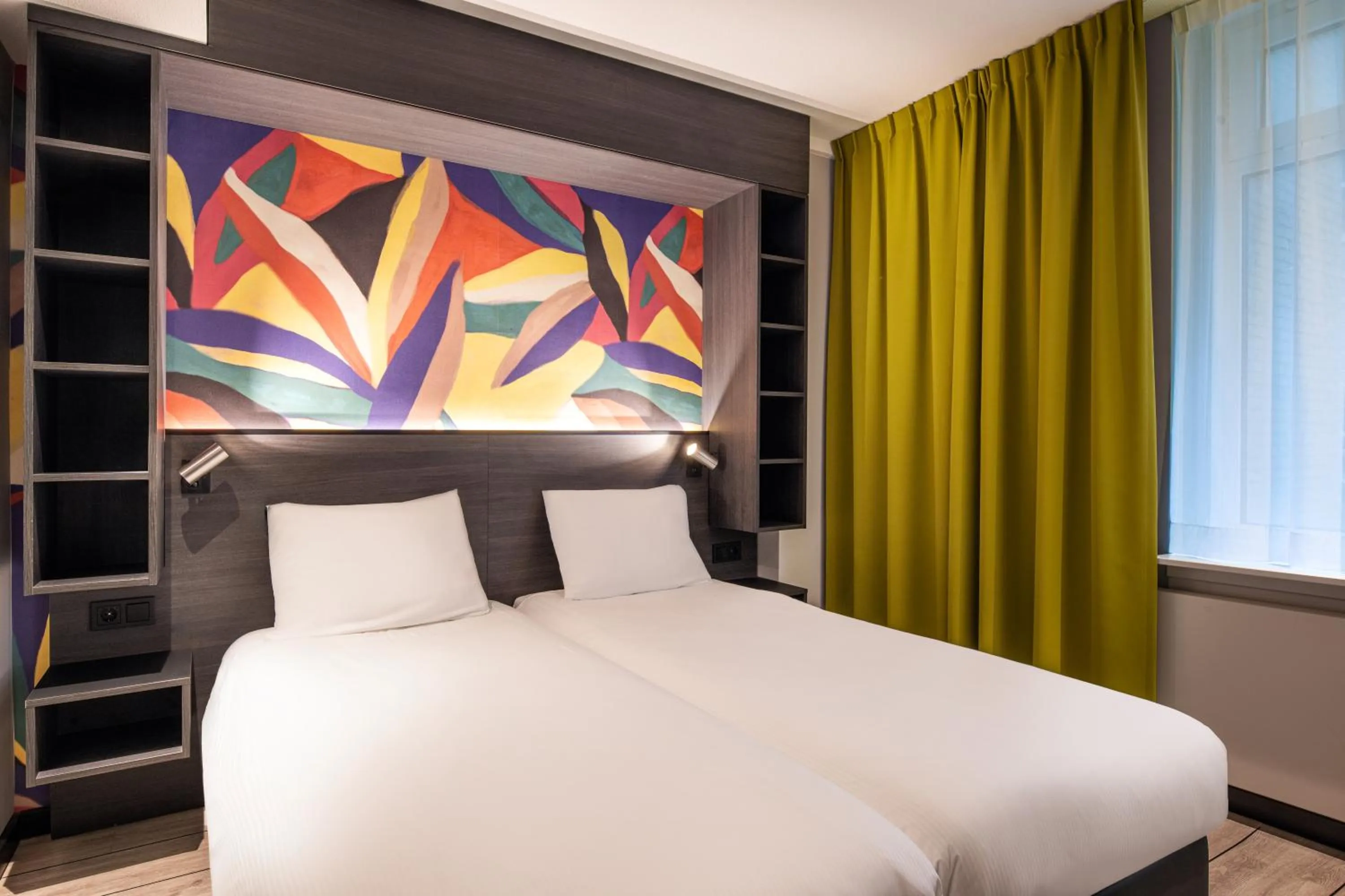 Bedroom, Bed in Thon Hotel Rotterdam City Centre