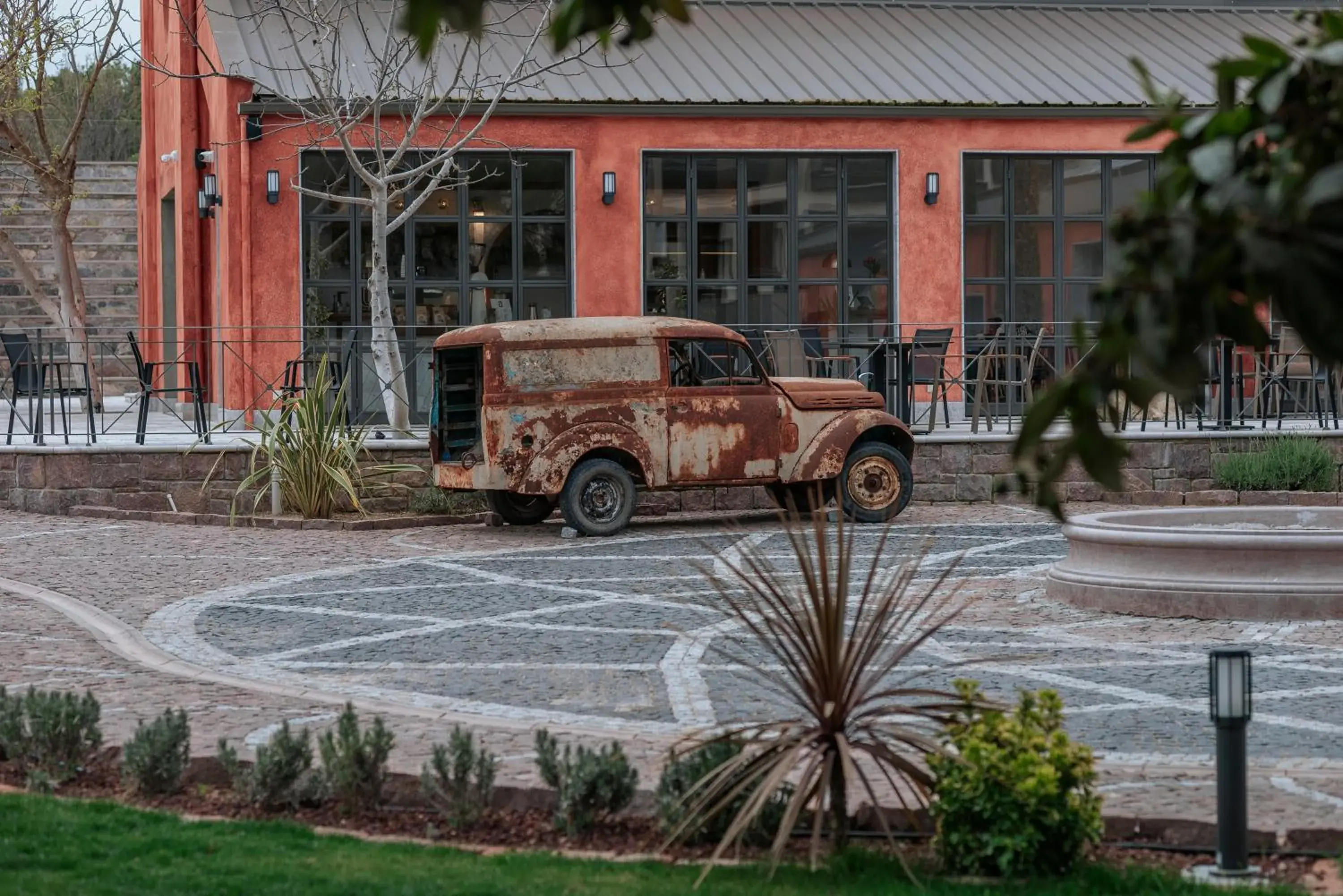 Property building in ODAM OTEL Property building in ODAM OTEL