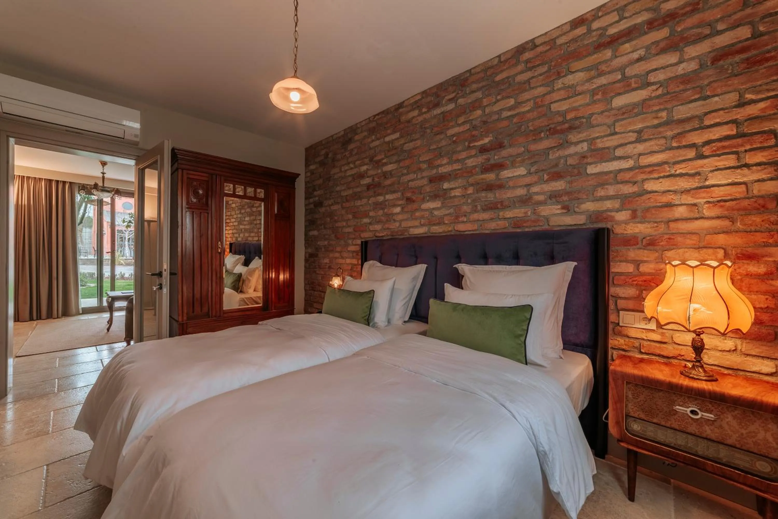 Photo of the whole room, Bed in ODAM OTEL