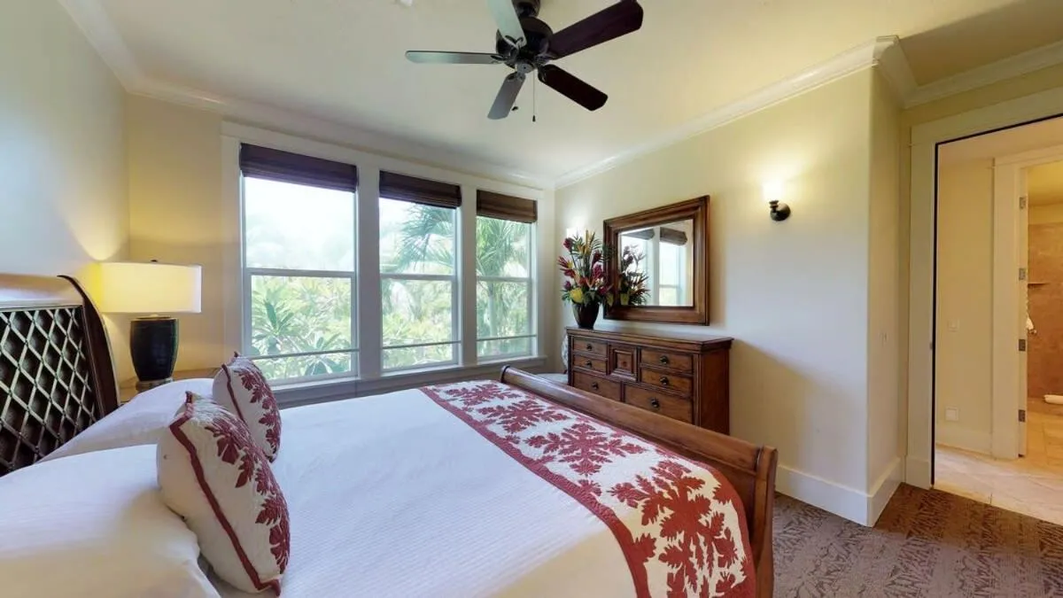 Bed in Fabulous Villa Sleeps 6 Short Walk To Poipu Brennecke and Shipwreck Beach