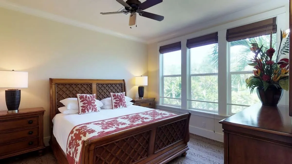 Bed in Fabulous Villa Sleeps 6 Short Walk To Poipu Brennecke and Shipwreck Beach