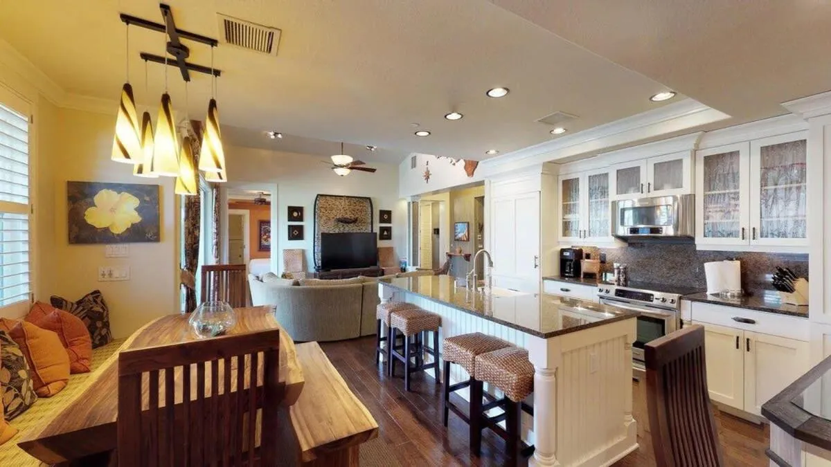 C300 Custom 4 bedroom Ocean View Penthouse