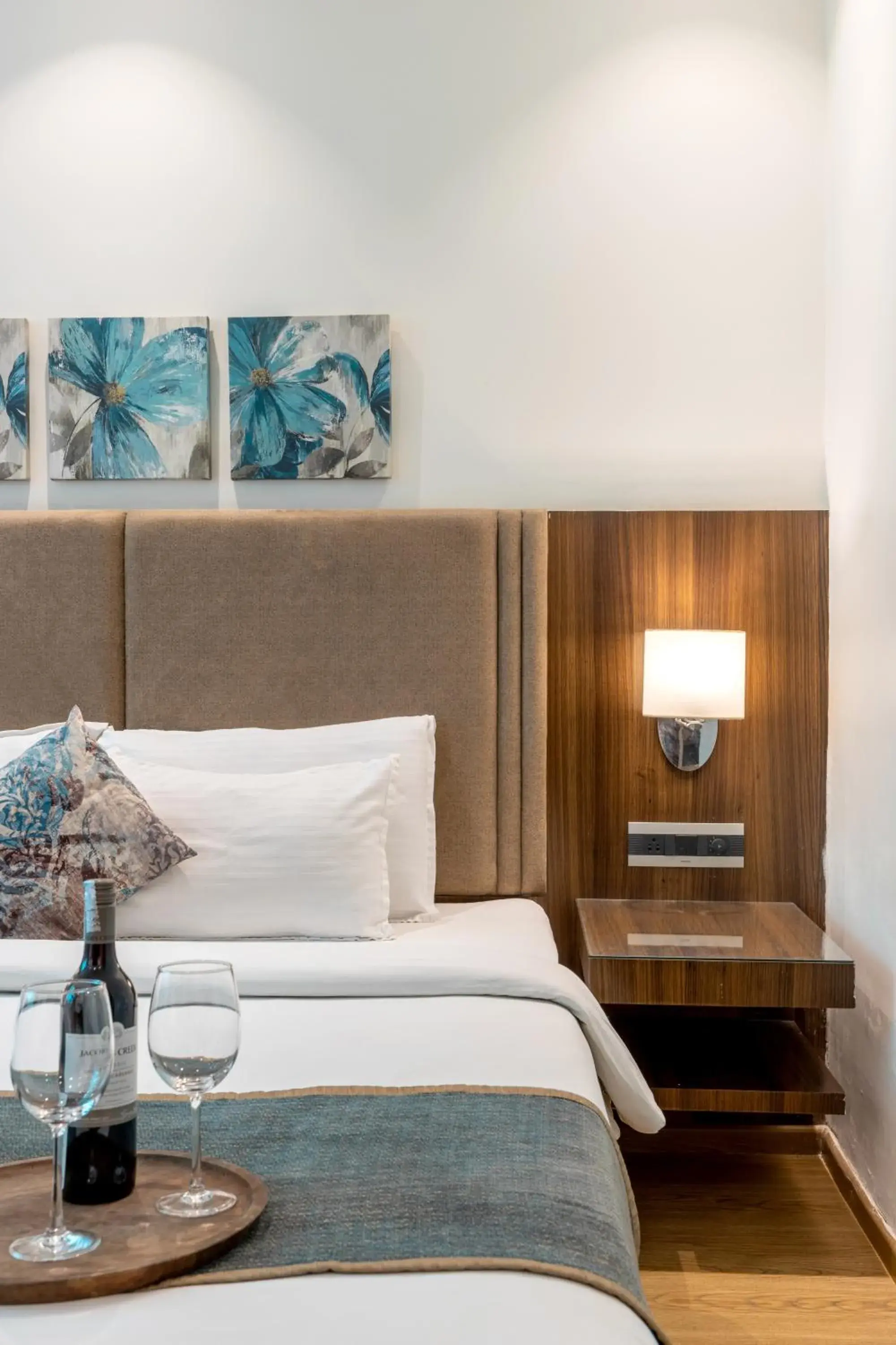 King Room with Garden View - single occupancy in Kwality's Motel Shiraz King Room with Garden View - single occupancy in Kwality's Motel Shiraz