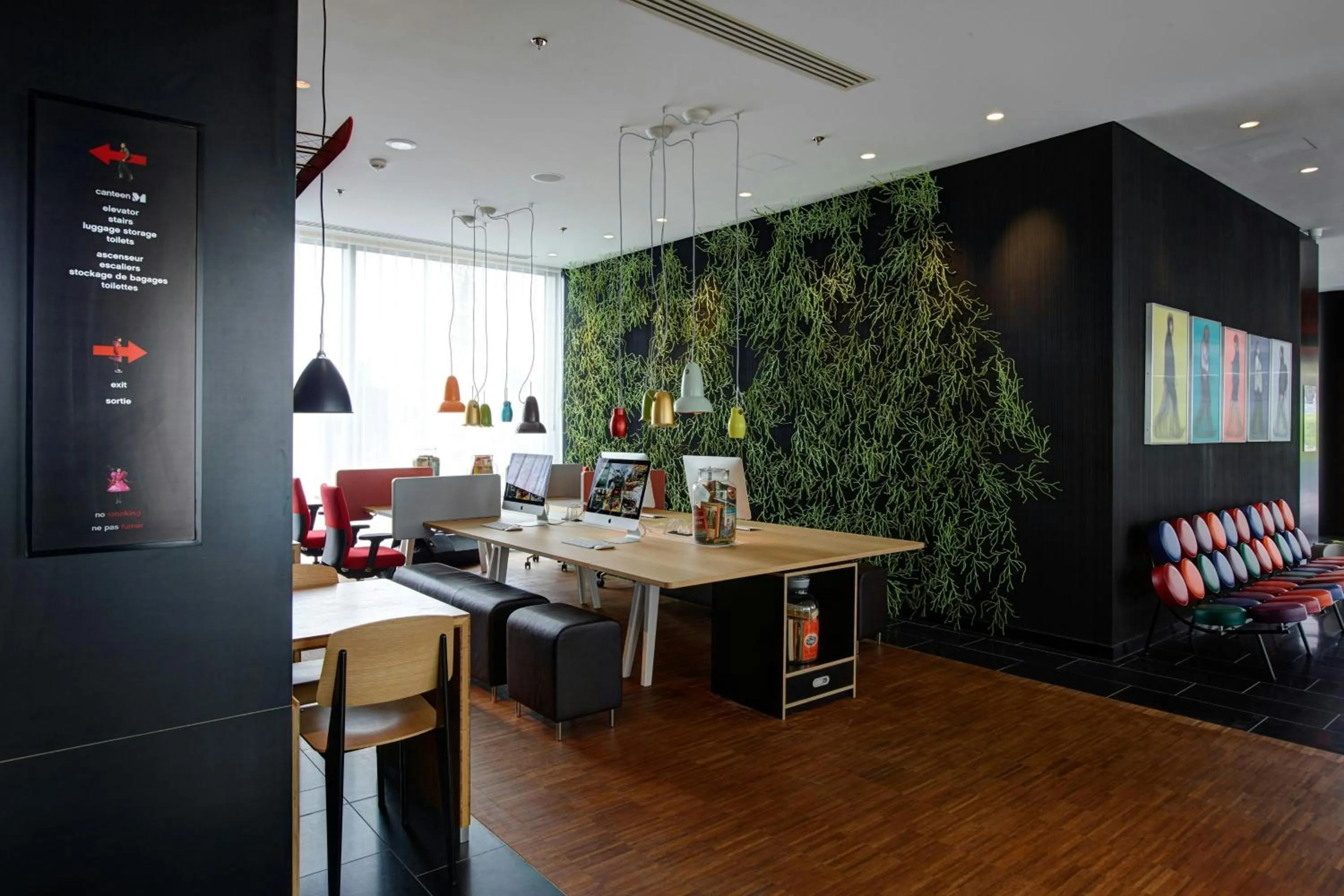 Lobby or reception in citizenM Paris Charles de Gaulle Airport