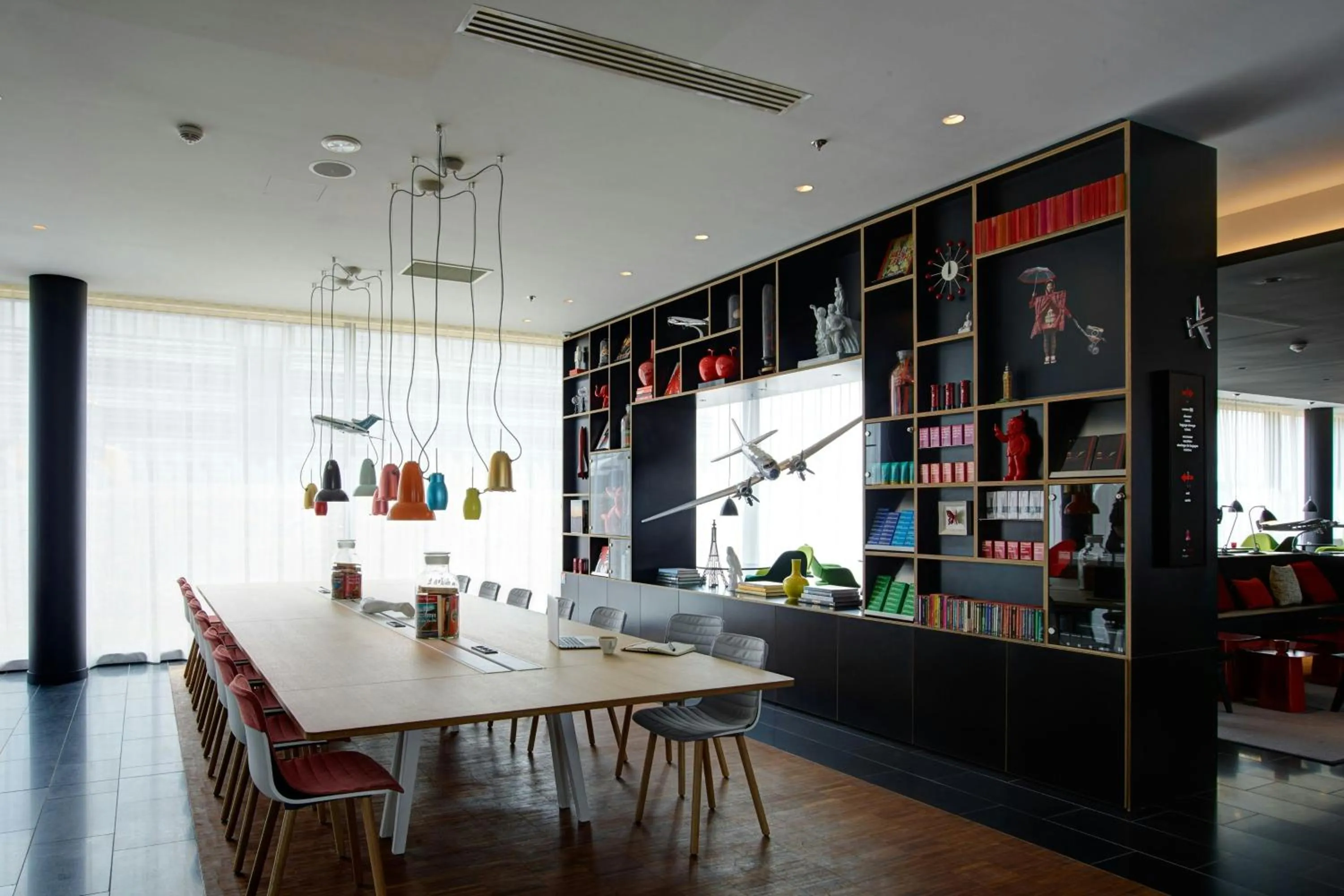 Lobby or reception in citizenM Paris Charles de Gaulle Airport