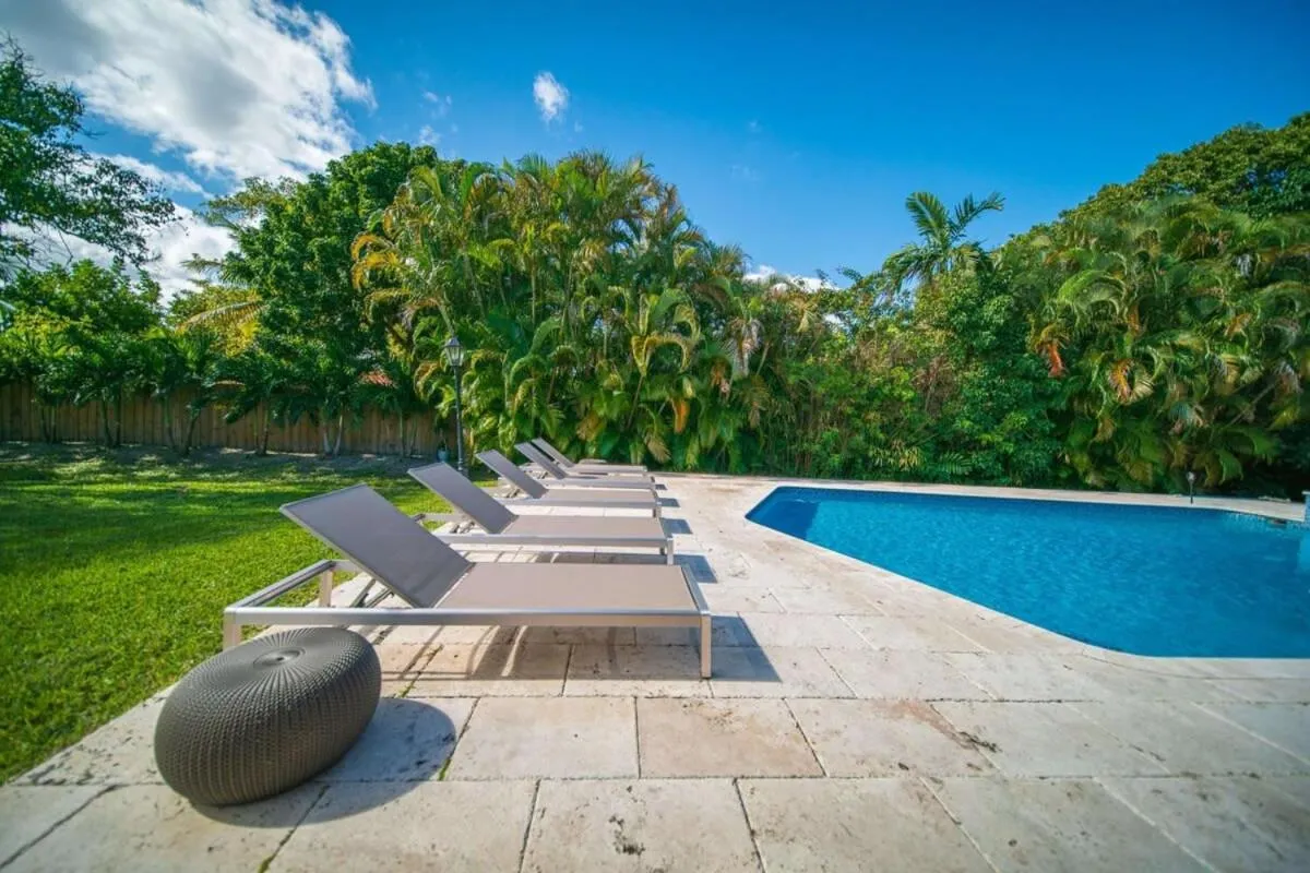 Luxury 7BR Villa Vizcaya Pool Sauna Gym Golf