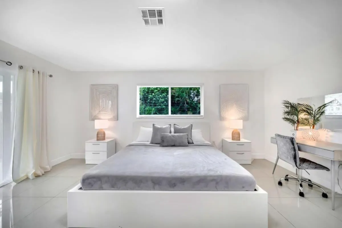 Bed in Luxury 7BR Villa Vizcaya Pool Sauna Gym Golf