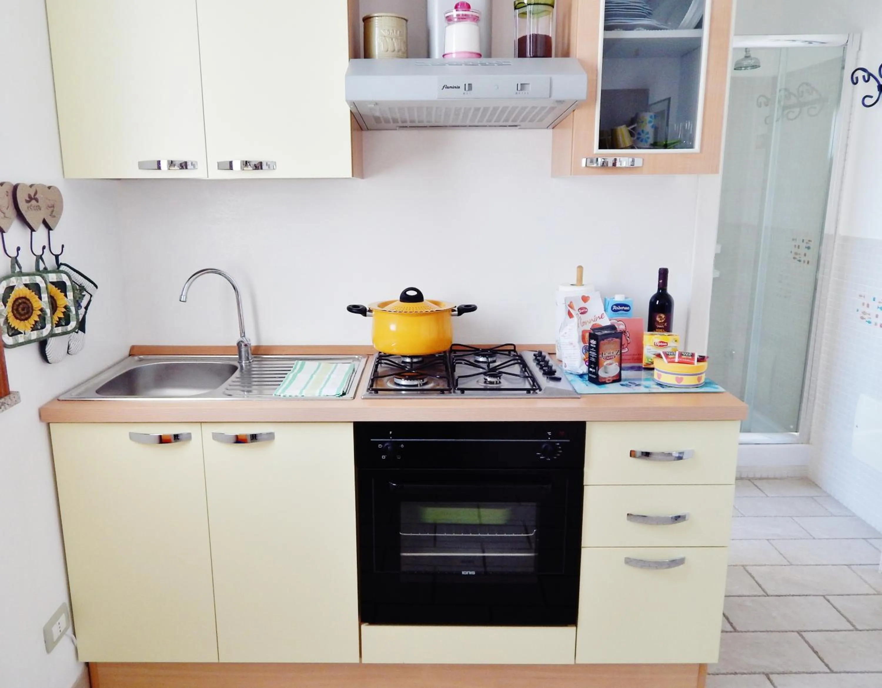 Kitchen or kitchenette in Lovely Studio in Pula