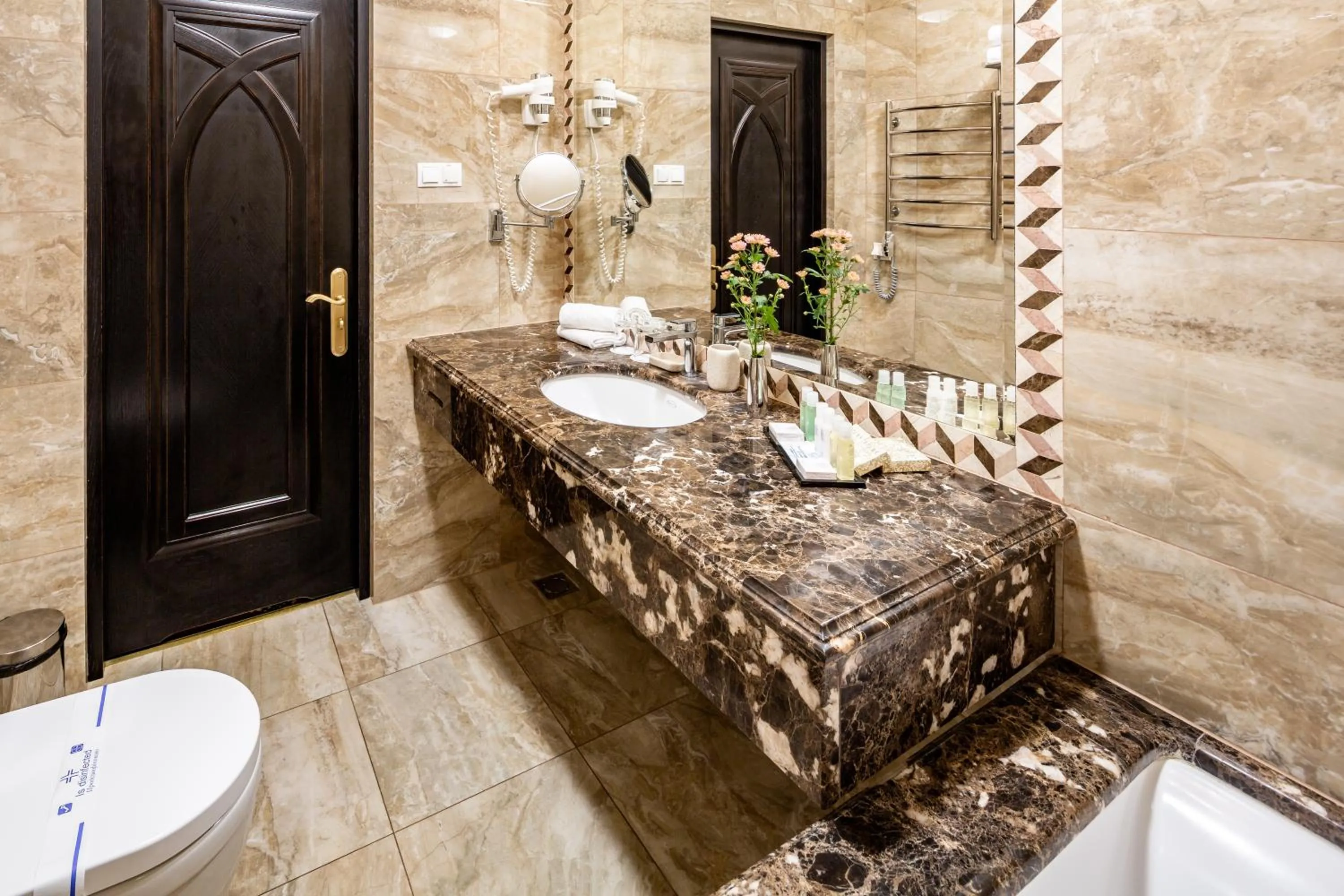 Bathroom in Hotel Atlas Deluxe