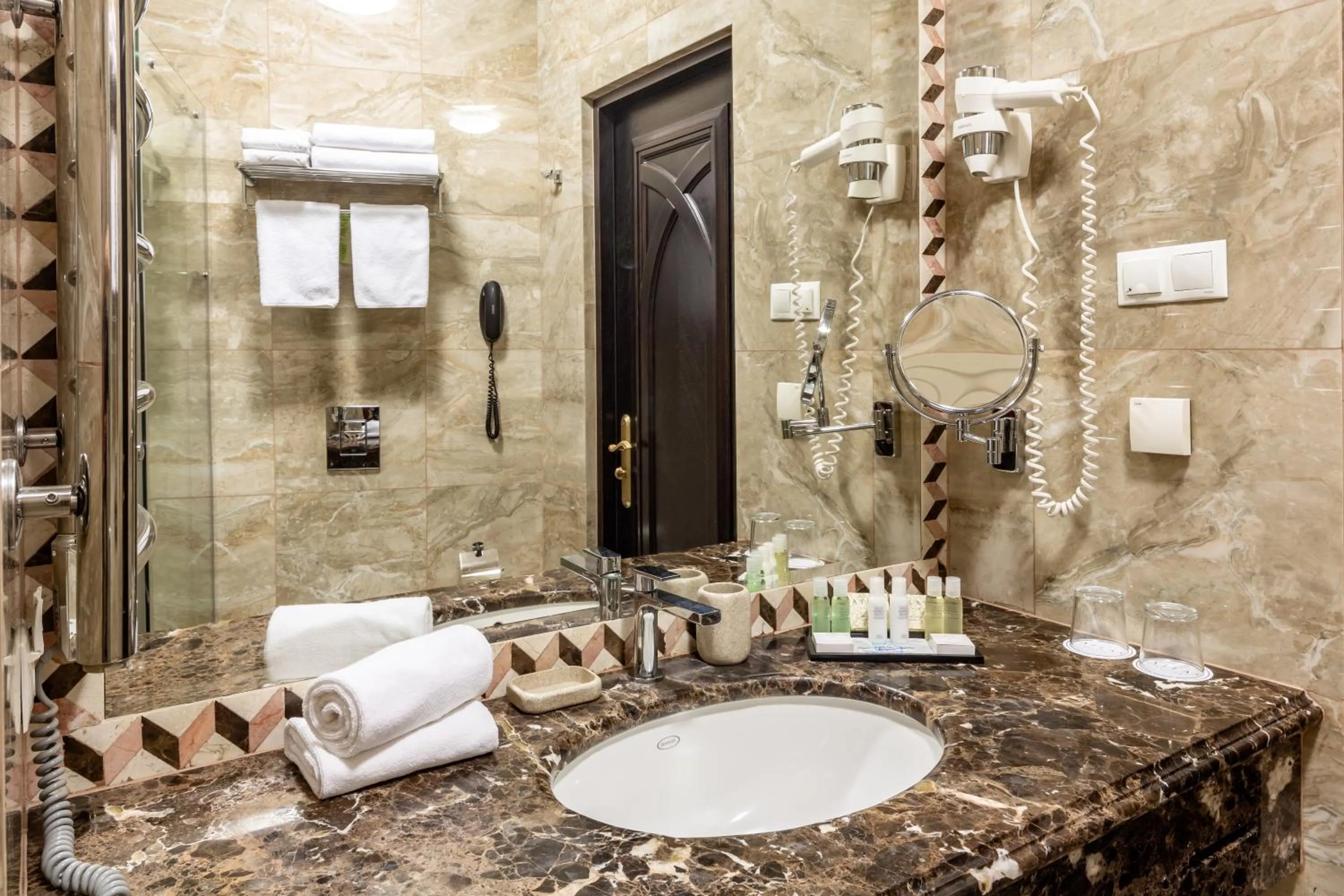 Bathroom in Hotel Atlas Deluxe