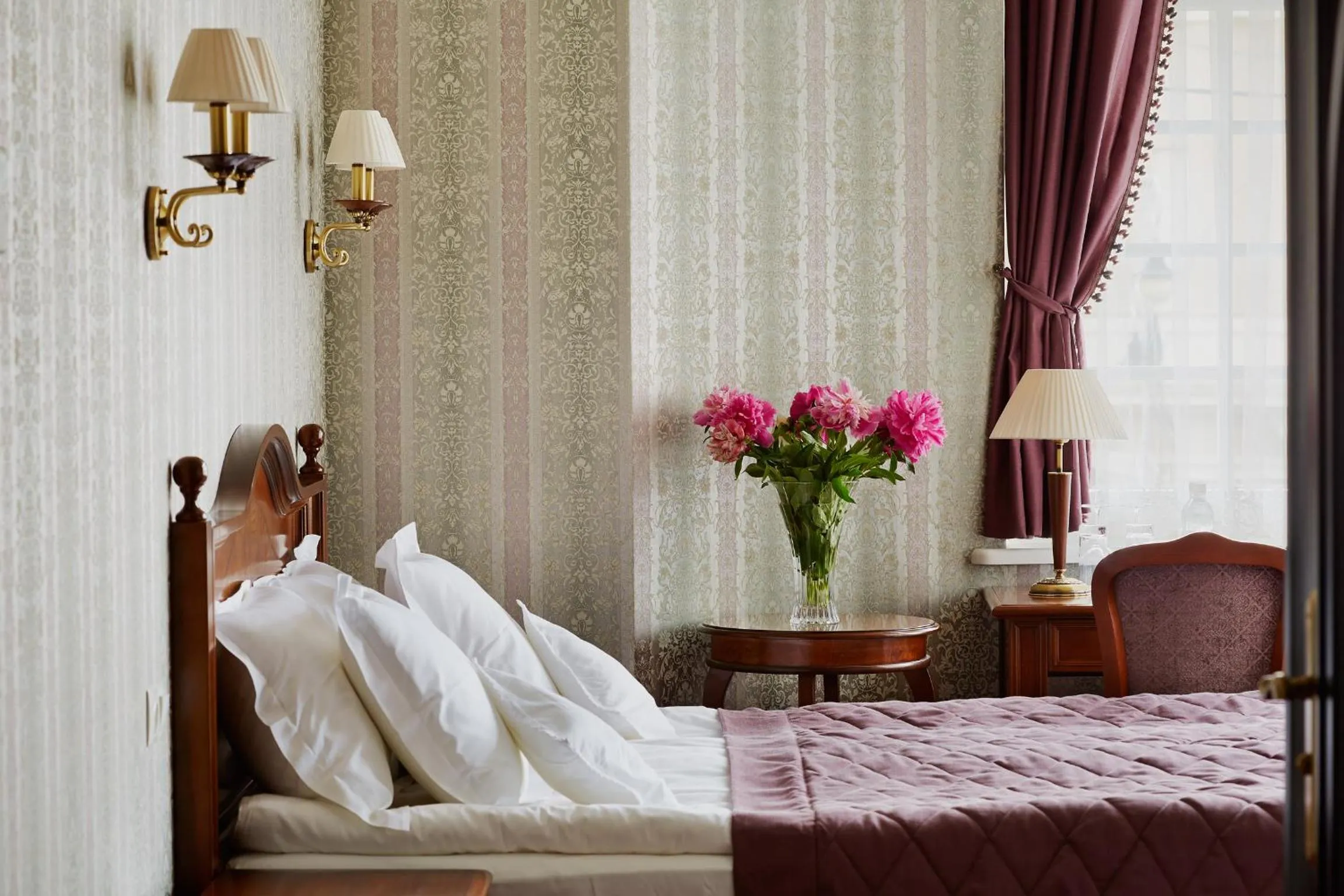 Bedroom, Bed in Hotel Atlas Deluxe