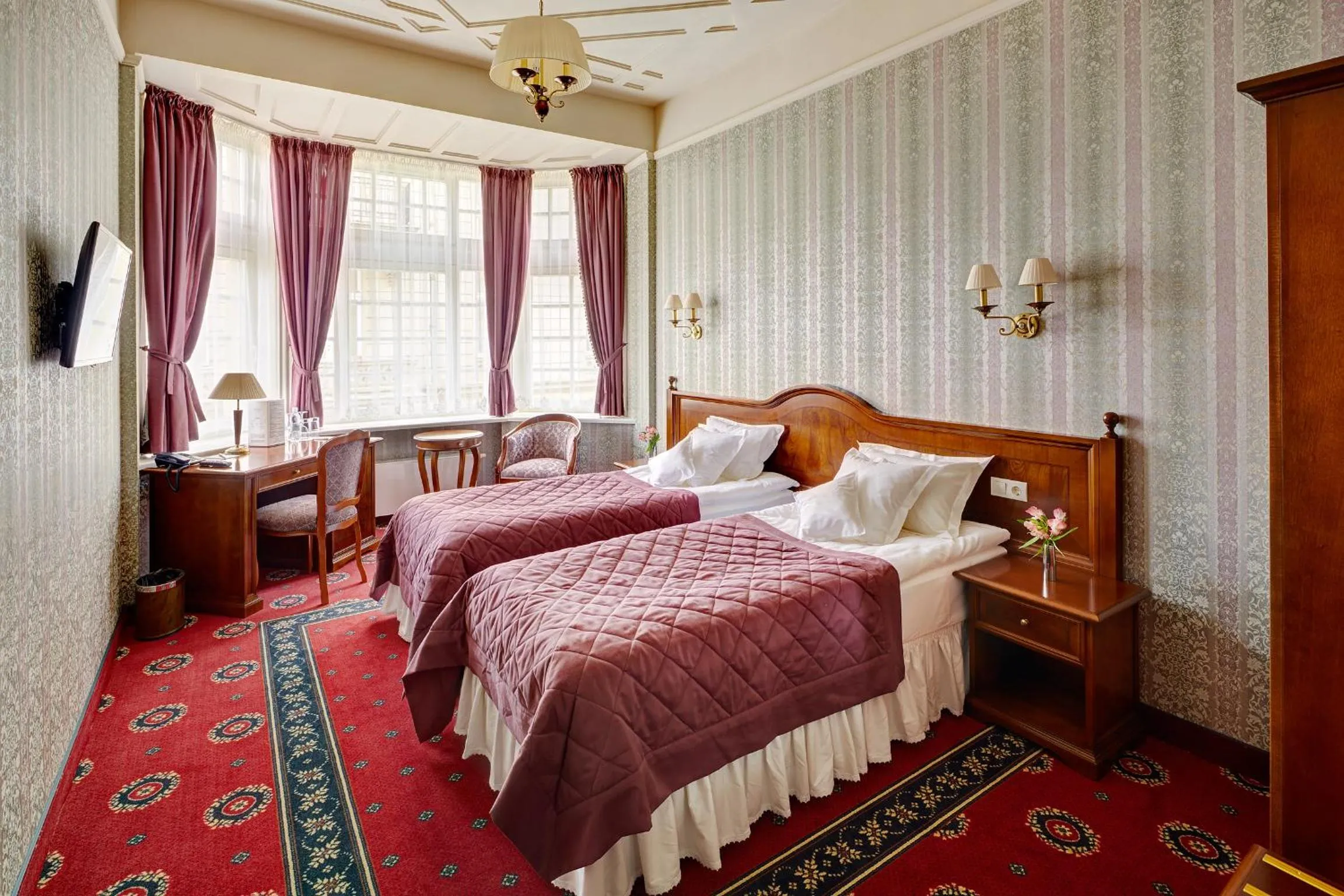 Photo of the whole room, Bed in Hotel Atlas Deluxe