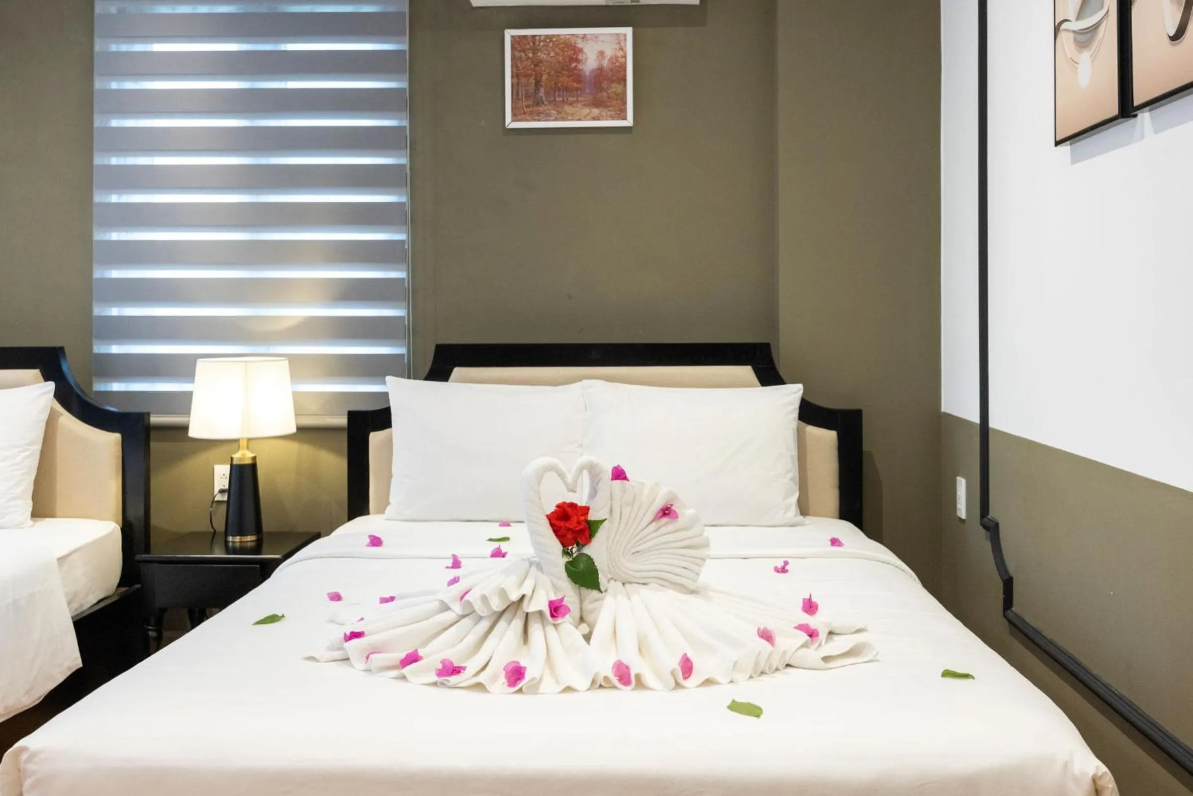 Bed in SUNSET BAY RETREAT