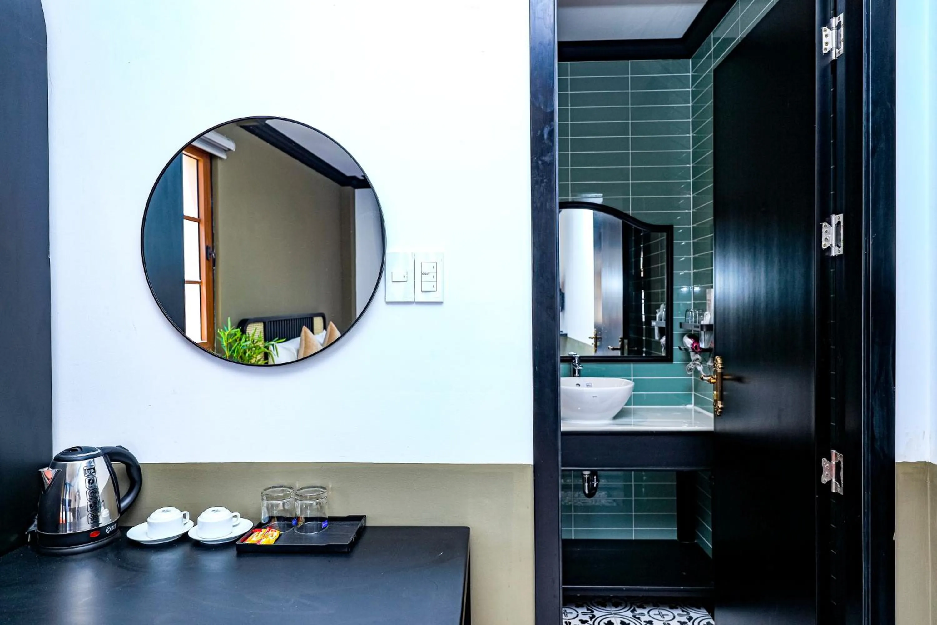 Shower in SUNSET BAY RETREAT